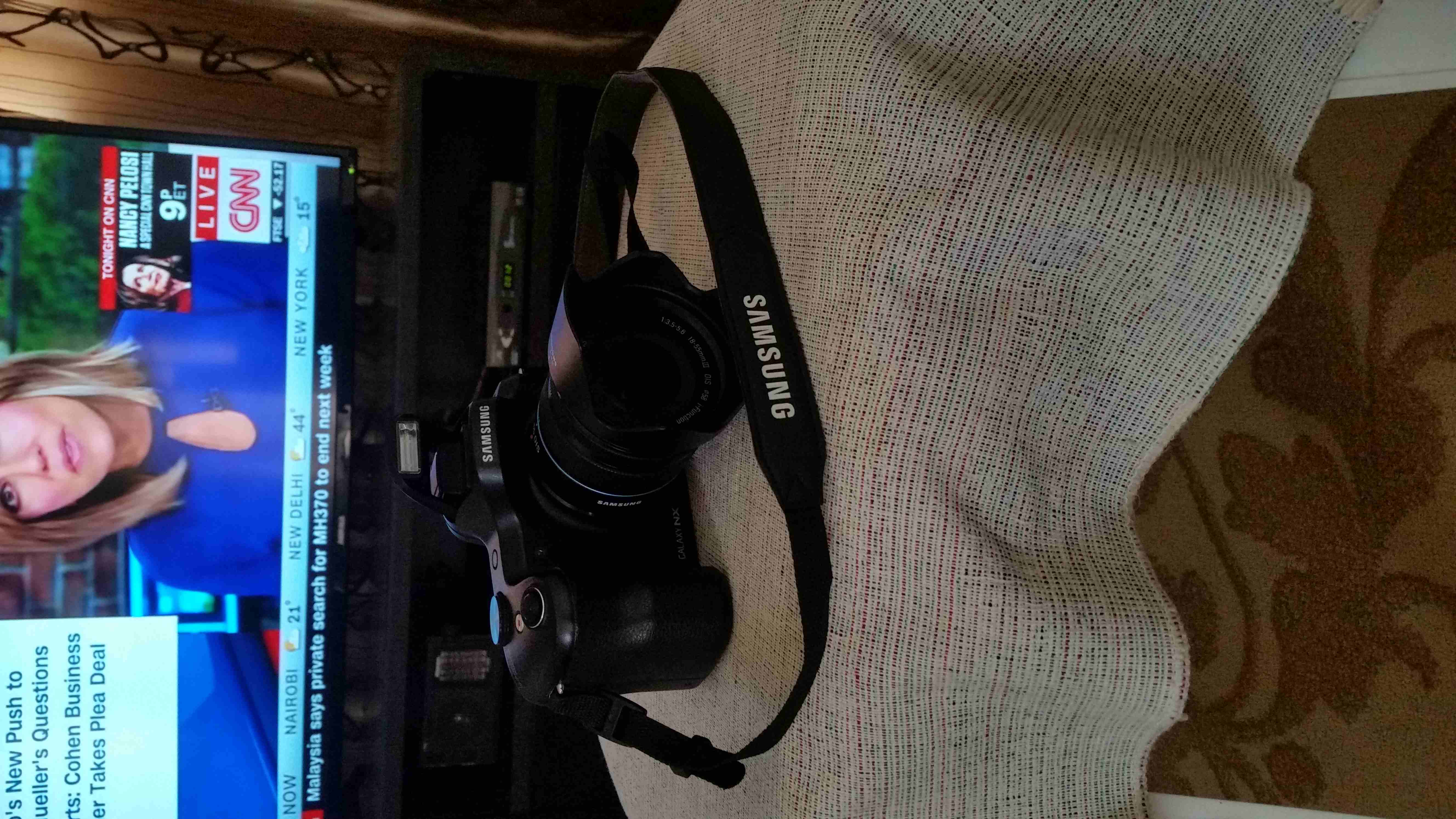 Samsung Galaxy NX-GN100 (Smart professional Camera)
لا تنسَ أنك شاهدت هذا الإعلان في عنكبوت
Samsu...