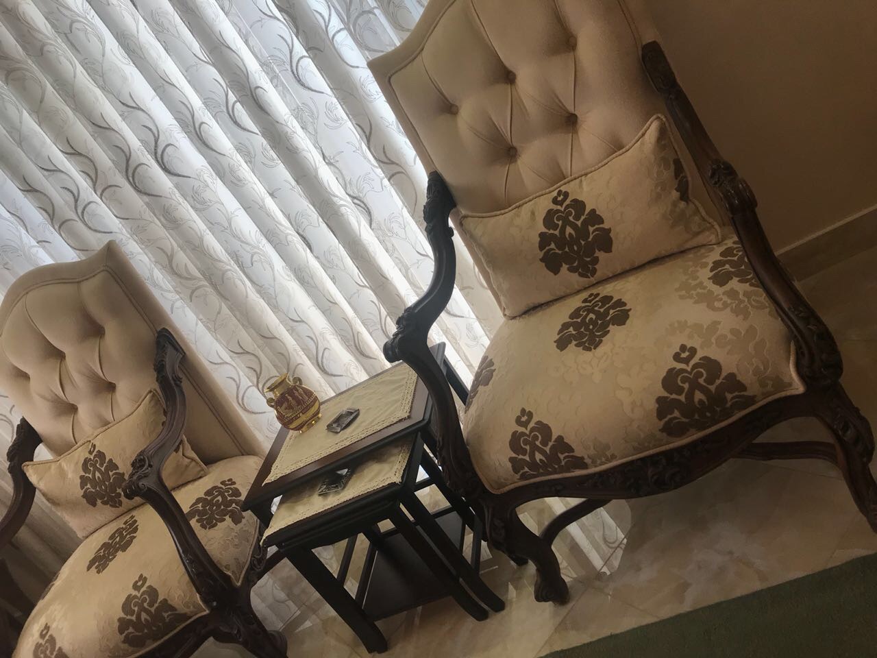 طقمين كنب فاخر مع طاولاته
لا تنسَ أنك شاهدت هذا الإعلان في عنكبوت
طقمين كنب كل واحد على حدا م...