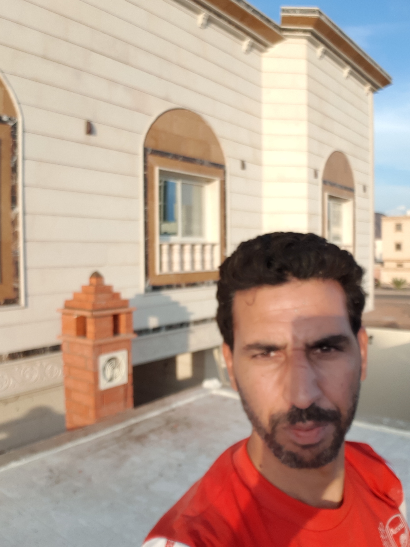 فني تركيب مشبات قرميد نوافير شلالات مغاسل رخام طوب زجاجي ديكورات فنية                                            


	 				لا تنسَ أنك شاهدت هذا الإعلان في عنكبوت...