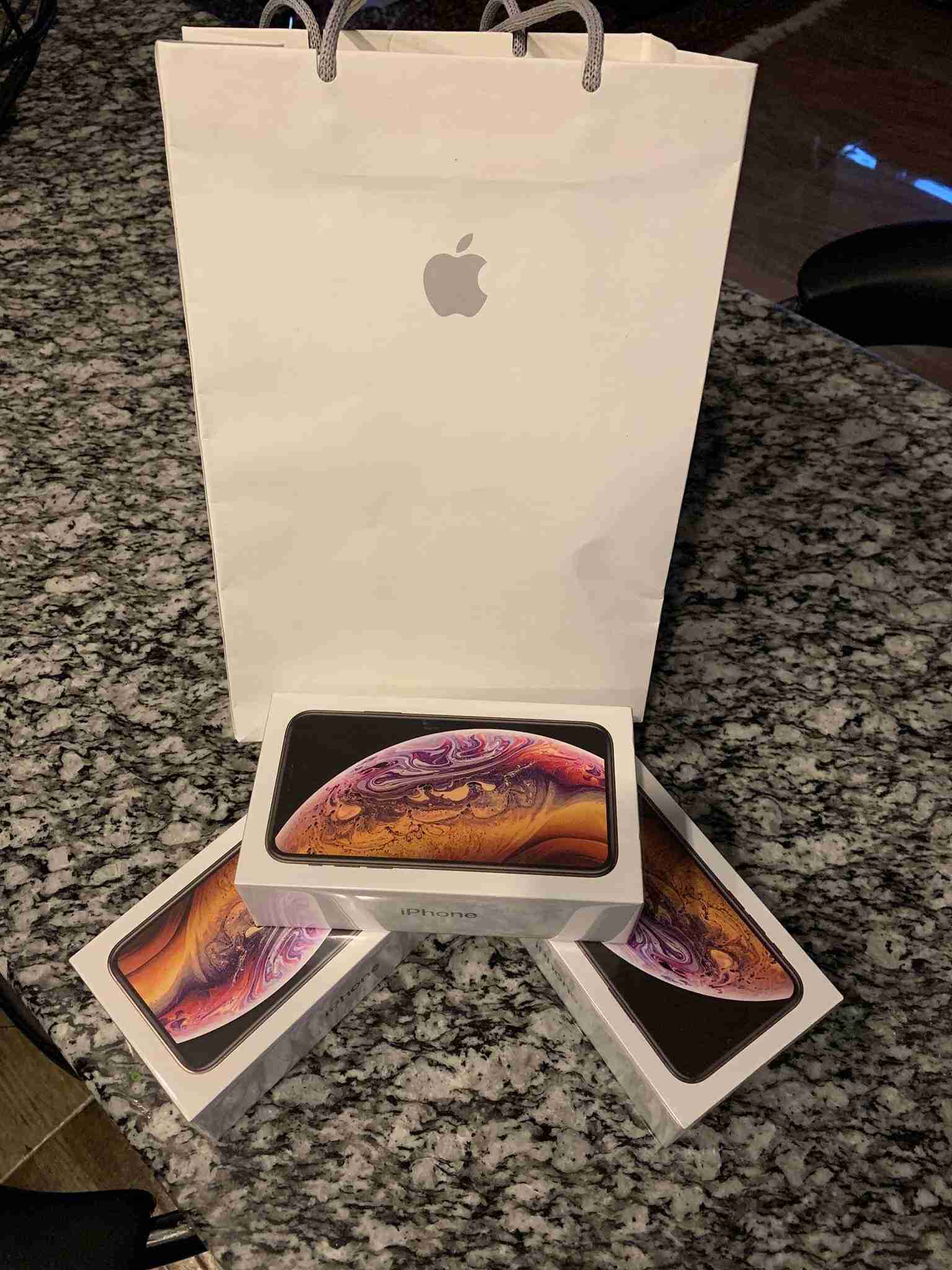 عمان/ شارع وصفي التل (الجاردنز)
لا تنسَ أنك شاهدت هذا الإعلان في عنكبوت
IPhone Xs Gold 64G
أي...