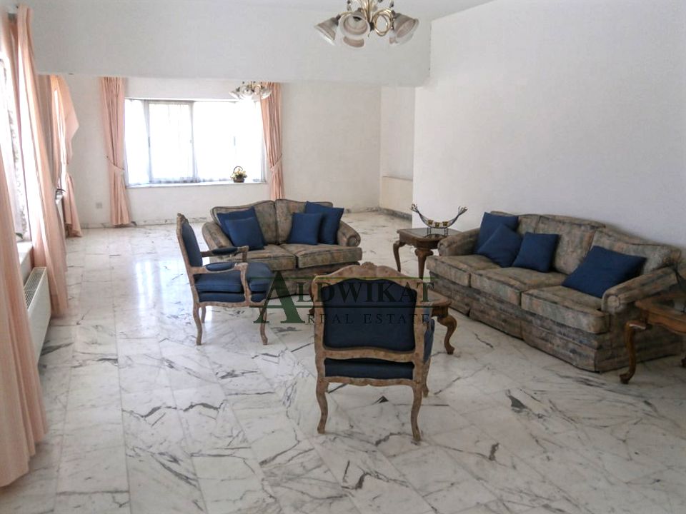 فيلا مستقلة للايجار في ضاحية الرشيد , مساحة الارض 993م - مساحة البناء 630م
لا تنسَ أنك شاهدت هذا الإعلان في عنكبوت...