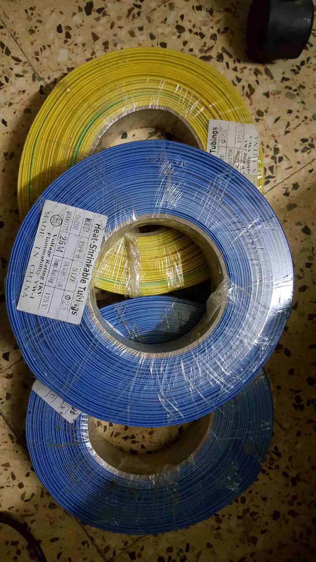 Heat Shrink Tube 25mm                                            


	 				لا تنسَ أنك شاهدت هذا الإعلان في عنكبوت            
	 				
                            3 لفات Heat Shrink Tube 25mmحجم الل...
