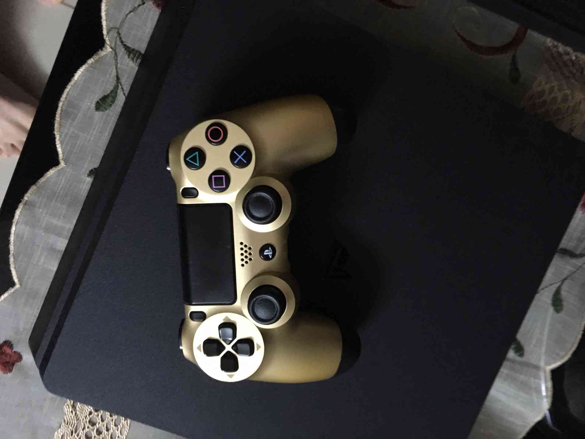 ps4 with Dead Red 2
لا تنسَ أنك شاهدت هذا الإعلان في عنكبوت
مستخدم اقل من شهرين بحالة الوكالة...