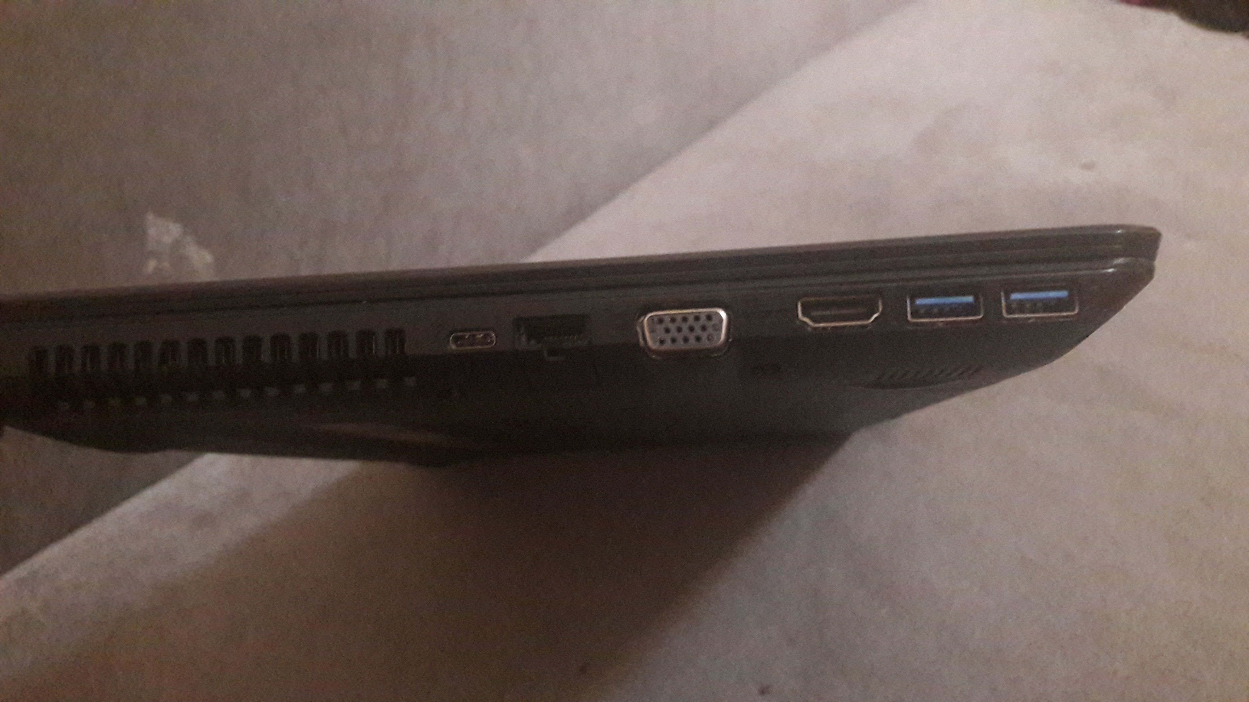 لاب توب acer aspira f 15
لا تنسَ أنك شاهدت هذا الإعلان في عنكبوت
يعتبر جديد من الخارج
المعال...