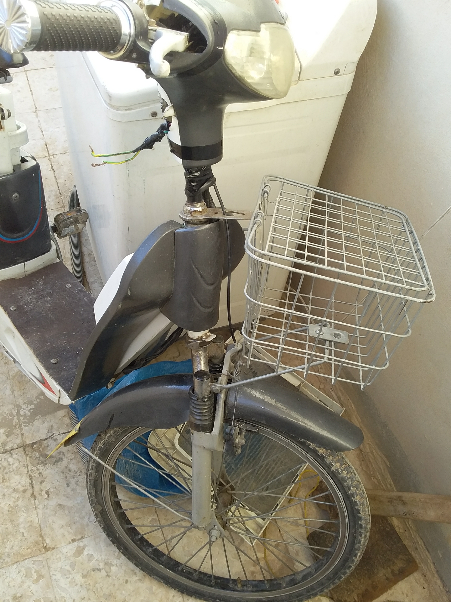 مادبا..طريك المطار                                            


	 				لا تنسَ أنك شاهدت هذا الإعلان في عنكبوت            
	 				
                                دراجة كهربائية ممتازة جدا بس عاوز...