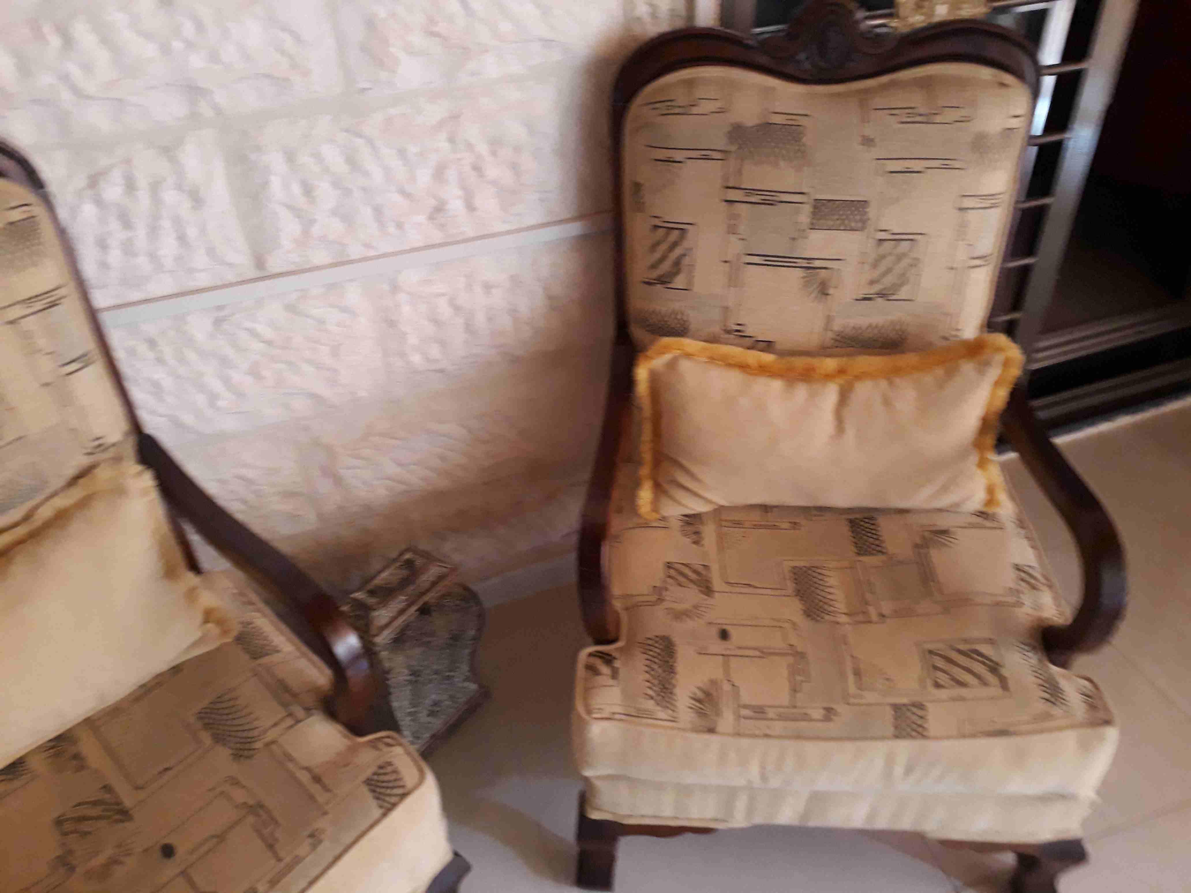 طقم كنب 9 مقعد بحالة وكالة 0798879556
لا تنسَ أنك شاهدت هذا الإعلان في عنكبوت
بحالة وكالة...