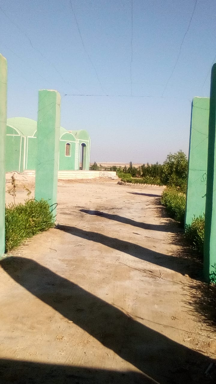 مشروع الفيلا
مزرعه 15 فدان
مميزات المشروع
1- فيلا بحديقه علي مساحة 2500 متر مربع كامله التشطيب ومفروشه
2- 8 فدان مجهزة بشبكات الري( أبار)
3- درجه الملوحه من 300 الي 500 جزء في المليون
4- طاقه شمسي...
