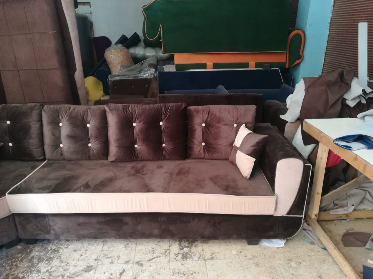 عرض الشتاء أطقم كنب كورنر مجوزه واطقم 7 مقاعد
لا تنسَ أنك شاهدت هذا الإعلان في عنكبوت
العرض...