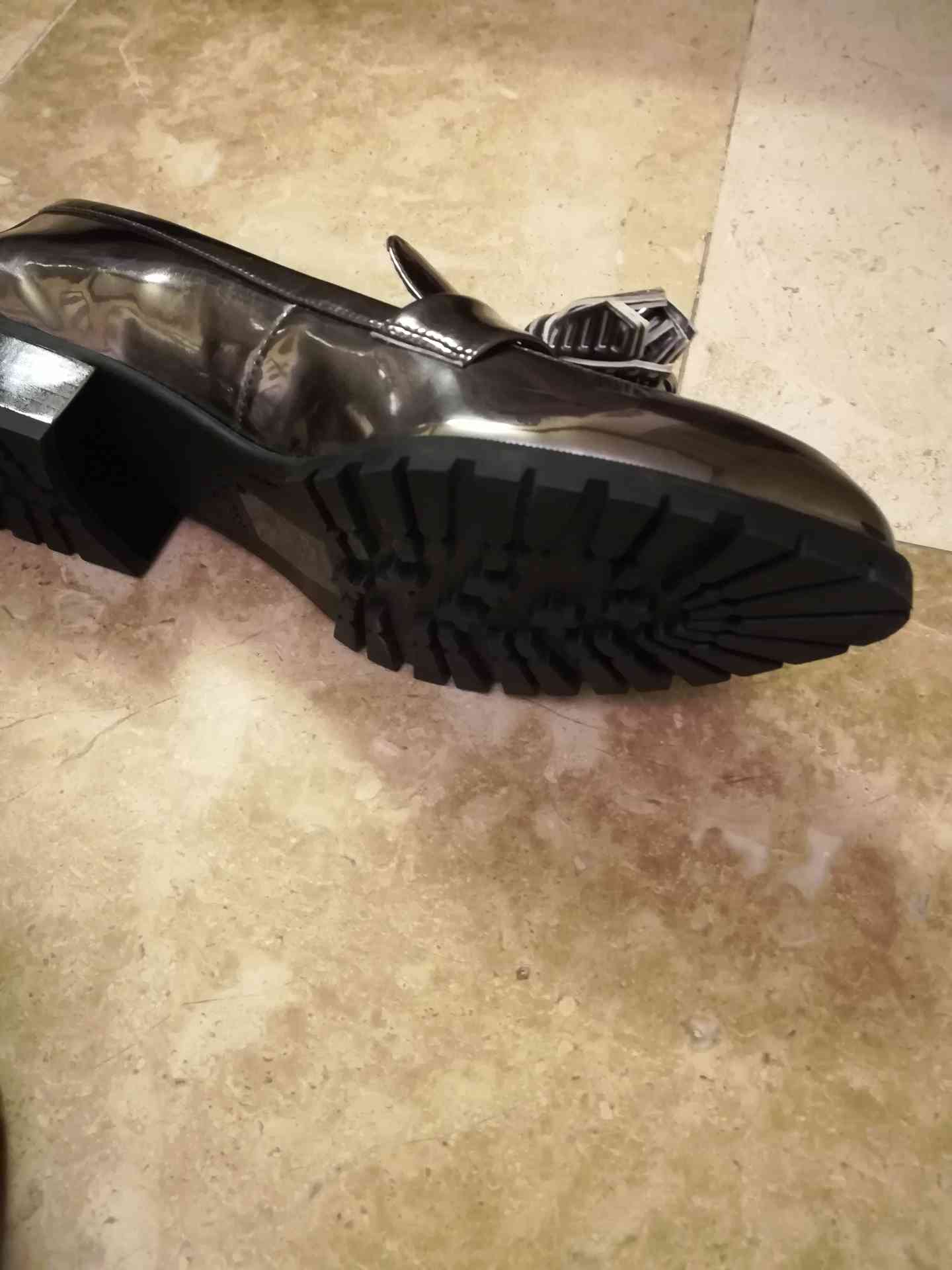 حذاء جديد نسائي nine west قياس 39_40
لا تنسَ أنك شاهدت هذا الإعلان في عنكبوت
للتواصل عالخاص...
