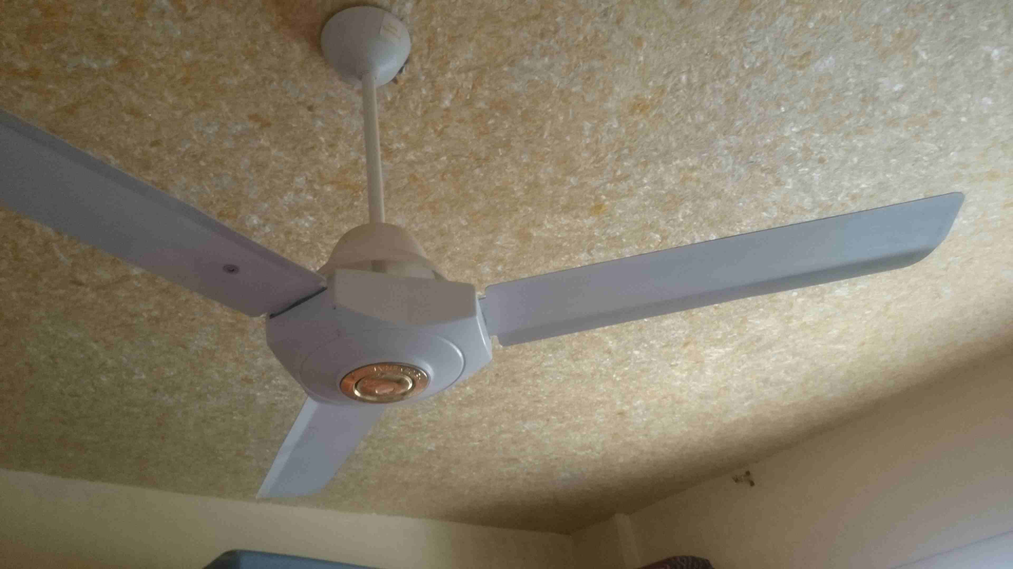 طقم كورنر ومرحة سقف وكمبيوتر بنتم 4
لا تنسَ أنك شاهدت هذا الإعلان في عنكبوت
طقم كورنر ومرحة سقف و...