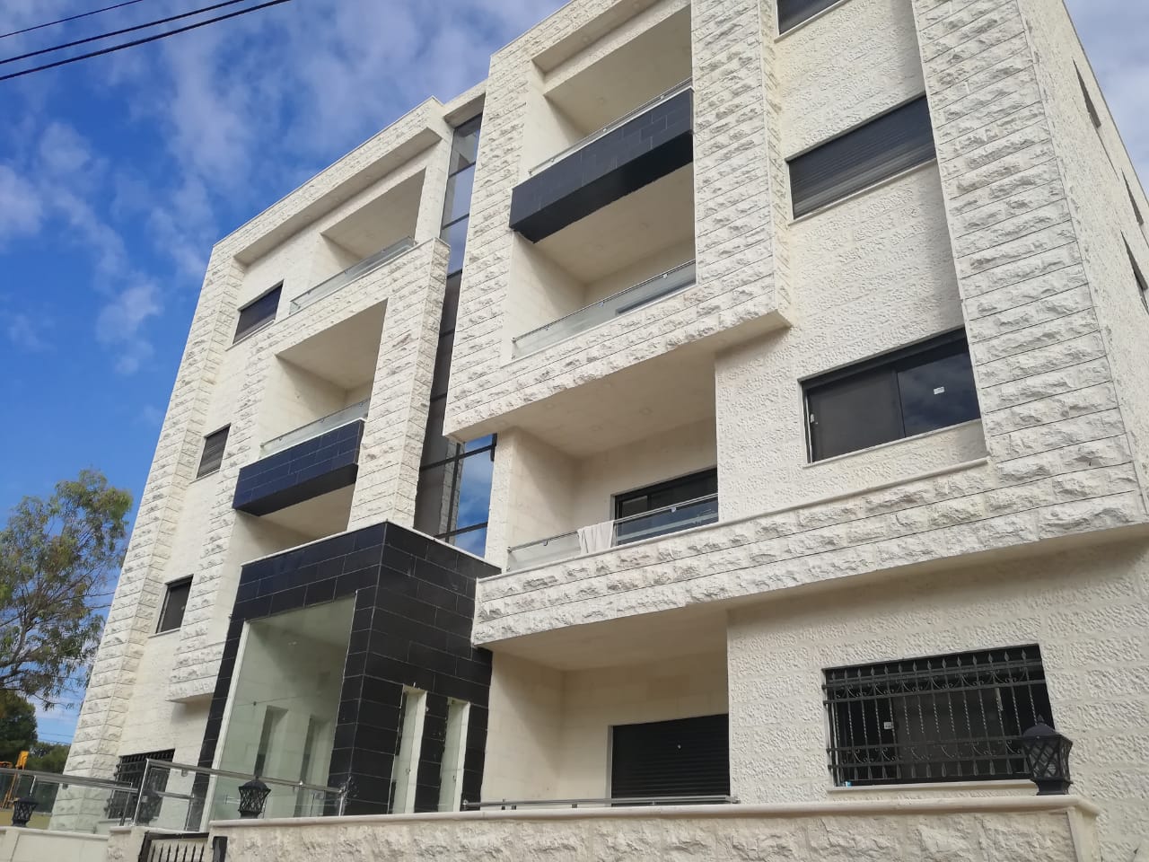 استوديوهات  استثمارية بالاقساط خلف  الجامعة الاردنية ومن المالك مباشرة                                            


	 				لا تنسَ أنك شاهدت هذا الإعلان في عنكبوت...