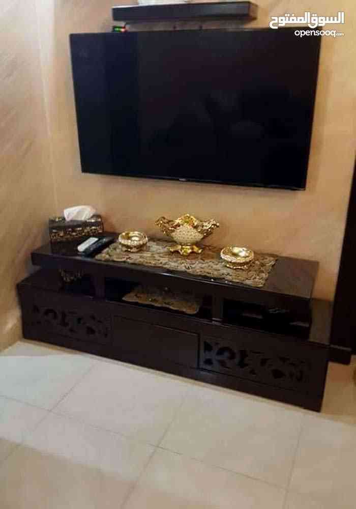 طاولات شاشة مع 5رف خشب ماليزي ملبس قشرةبلوط مكفول بسعر50دنيارشمل توصل
لا تنسَ أنك شاهدت هذا الإعلان في عنكبوت...