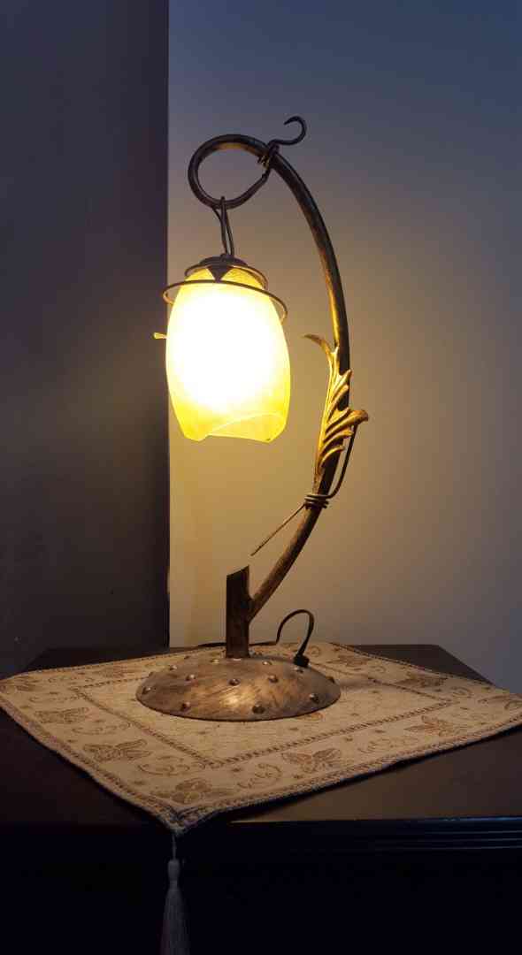 Table Lamp جميل بسعر حلو للبيع
لا تنسَ أنك شاهدت هذا الإعلان في عنكبوت
-تيبل لامب منحوت بطريق...