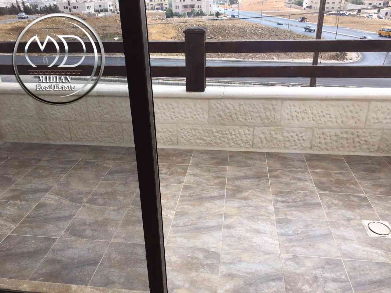 فيلا دوبلكس فارغه للبيع او للايجار في الظهير مساحه البناء 600م مع ترس وحديقه تشطيبات فاخرة
لا تنسَ أنك شاهدت هذا الإعلان في عنكبوت...