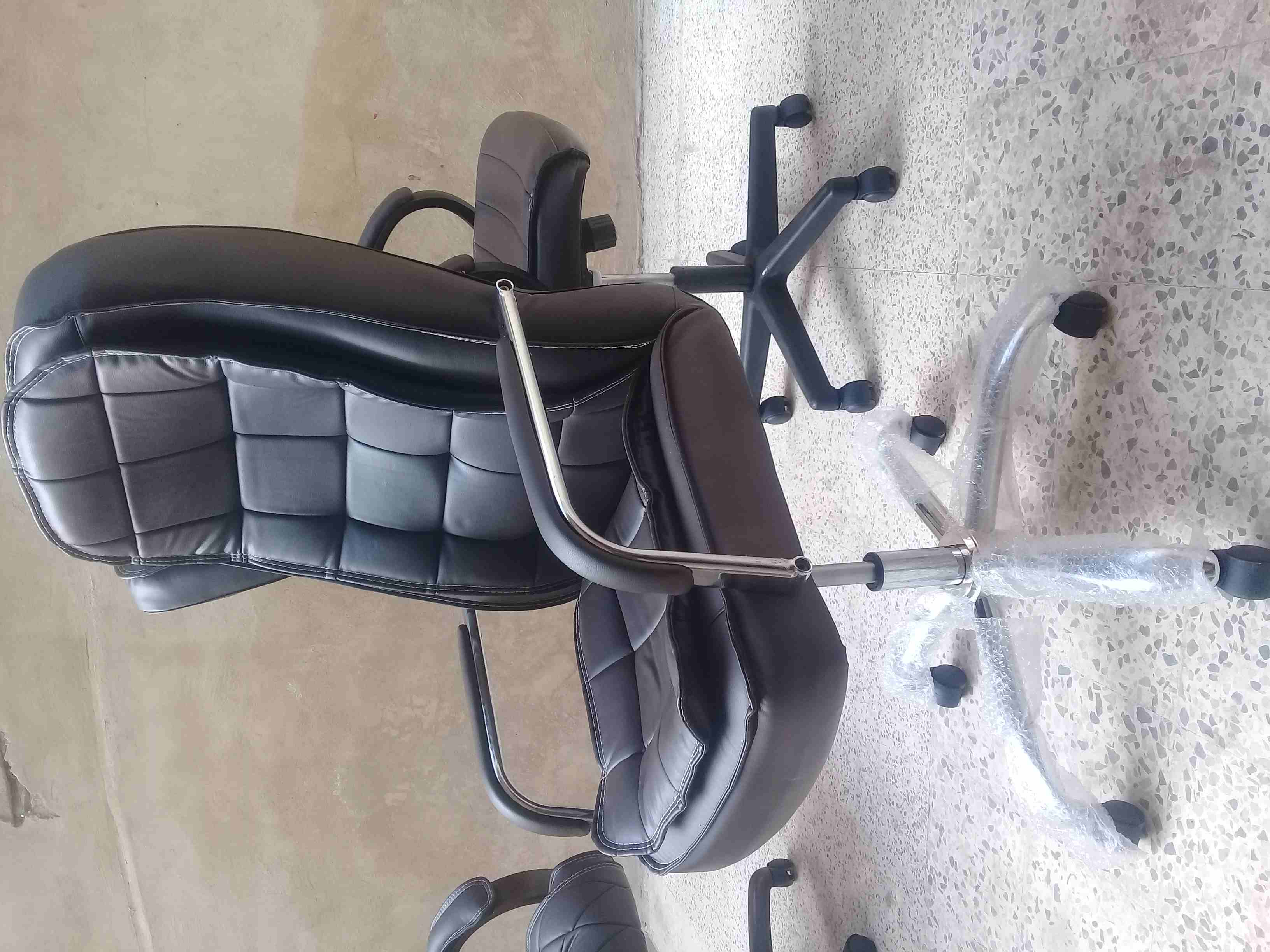 كراسي مكتبيه مميزة وفخمة
لا تنسَ أنك شاهدت هذا الإعلان في عنكبوت
كراسي مكتبية فخمة...