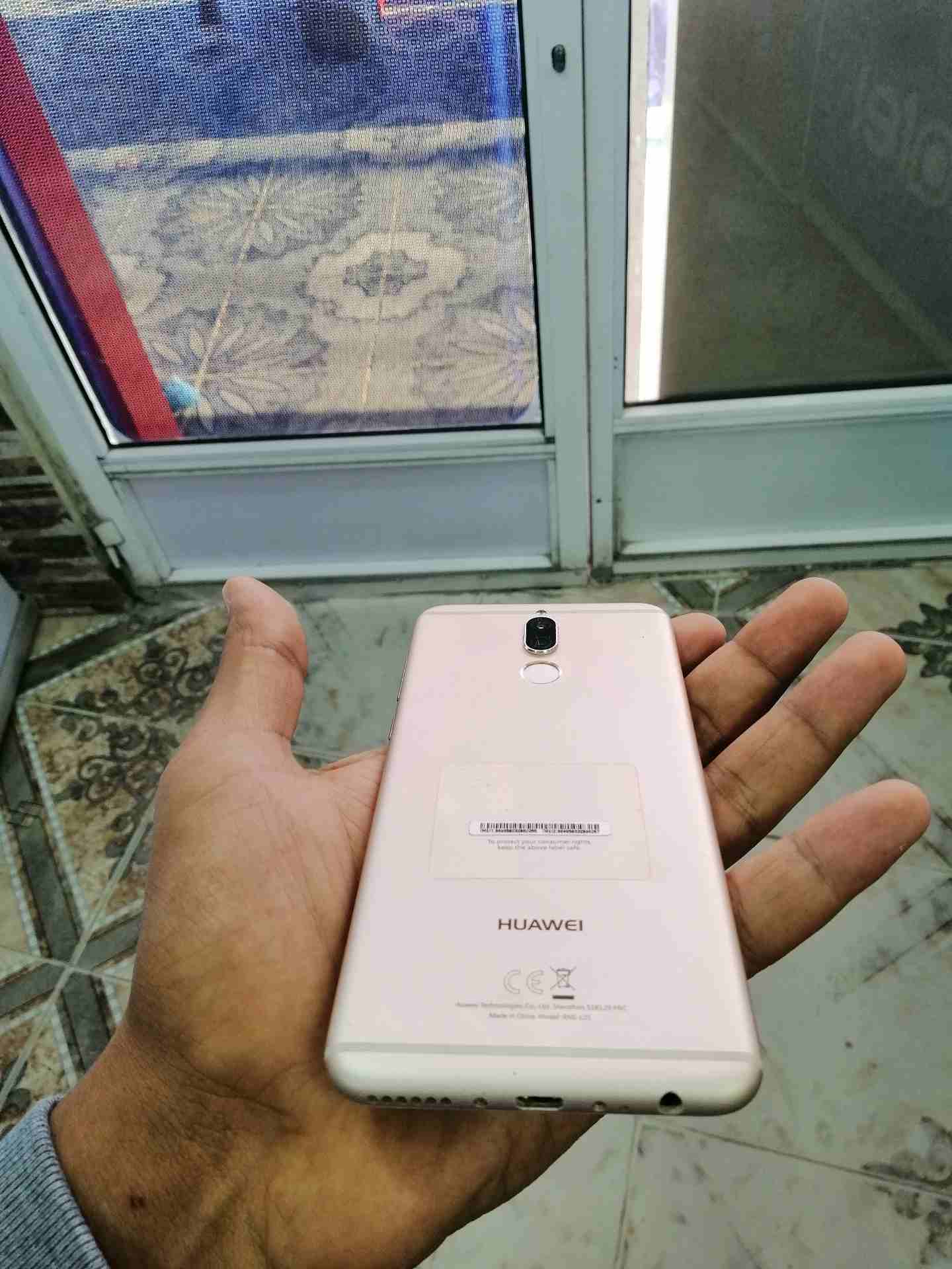 ميت 10 لايت نظيف وكاله
لا تنسَ أنك شاهدت هذا الإعلان في عنكبوت
معه كرتونته فقط الجهاز ولا نقره في...