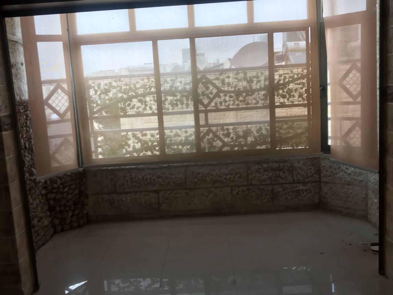 شقه في الجاردنز طابق ارضي 178
لا تنسَ أنك شاهدت هذا الإعلان في عنكبوت
منزل في الجاردنز بلقرب...