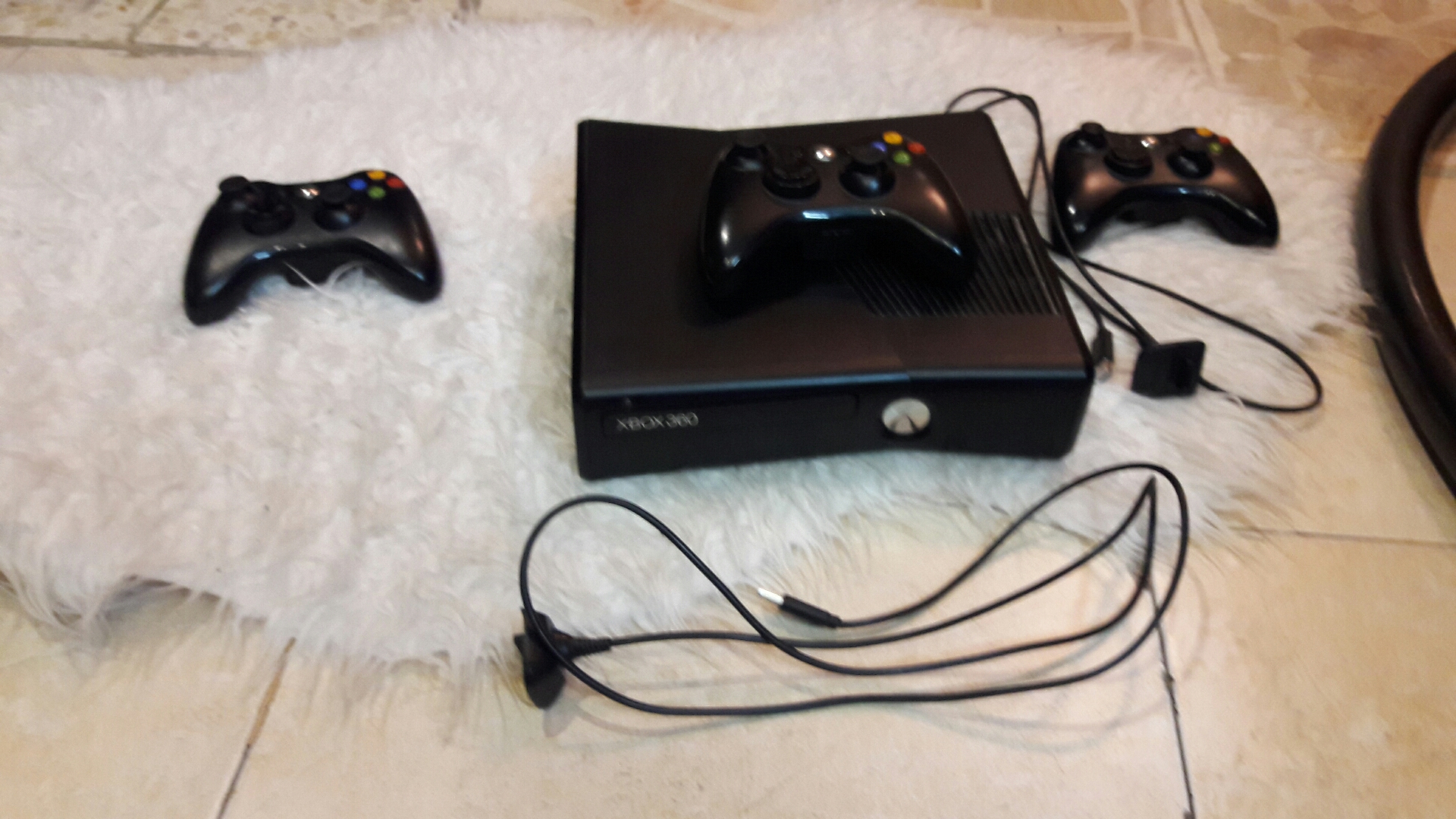 Xbox 360 للبيع
لا تنسَ أنك شاهدت هذا الإعلان في عنكبوت
للبيع اكس بوكس 360 مع 3 ايدين وشاحنين...