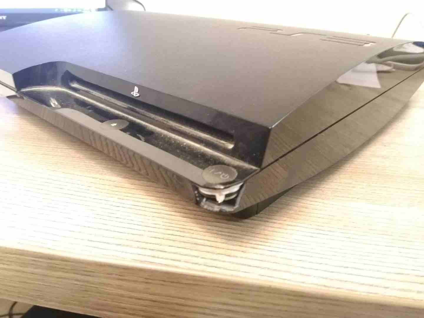 SONY PS-3 سوني مع عدة العاب                                            


	 				لا تنسَ أنك شاهدت هذا الإعلان في عنكبوت            
	 				
                            سوني  PS3 كما هو موضح بالصورة...