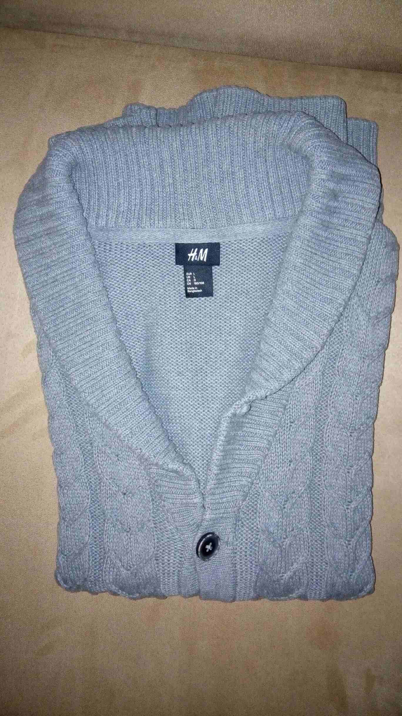 Tommy Hilfiger , Boss , Zara , American eagle , H & M
لا تنسَ أنك شاهدت هذا الإعلان في عنكبوت...