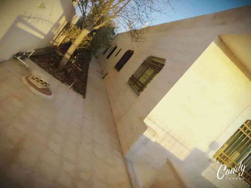 بيت مستقل مساحة 300م مميز جدأ للبيع/ جاوا 3
لا تنسَ أنك شاهدت هذا الإعلان في عنكبوت
بيت مستق...