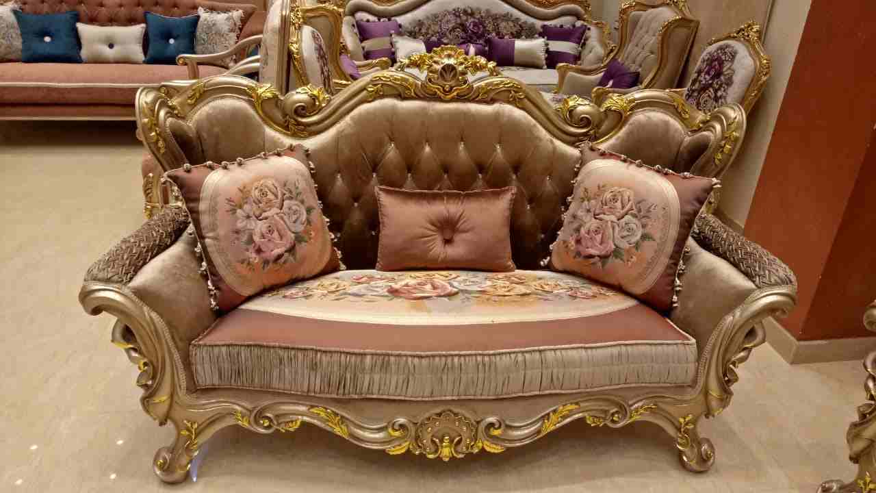 طقم كنب 7مقاعد وطاولة وسط                                            


	 				لا تنسَ أنك شاهدت هذا الإعلان في عنكبوت            
	 				
                            طقم كنب 7مقاعد خشب زان حفر يدوي...