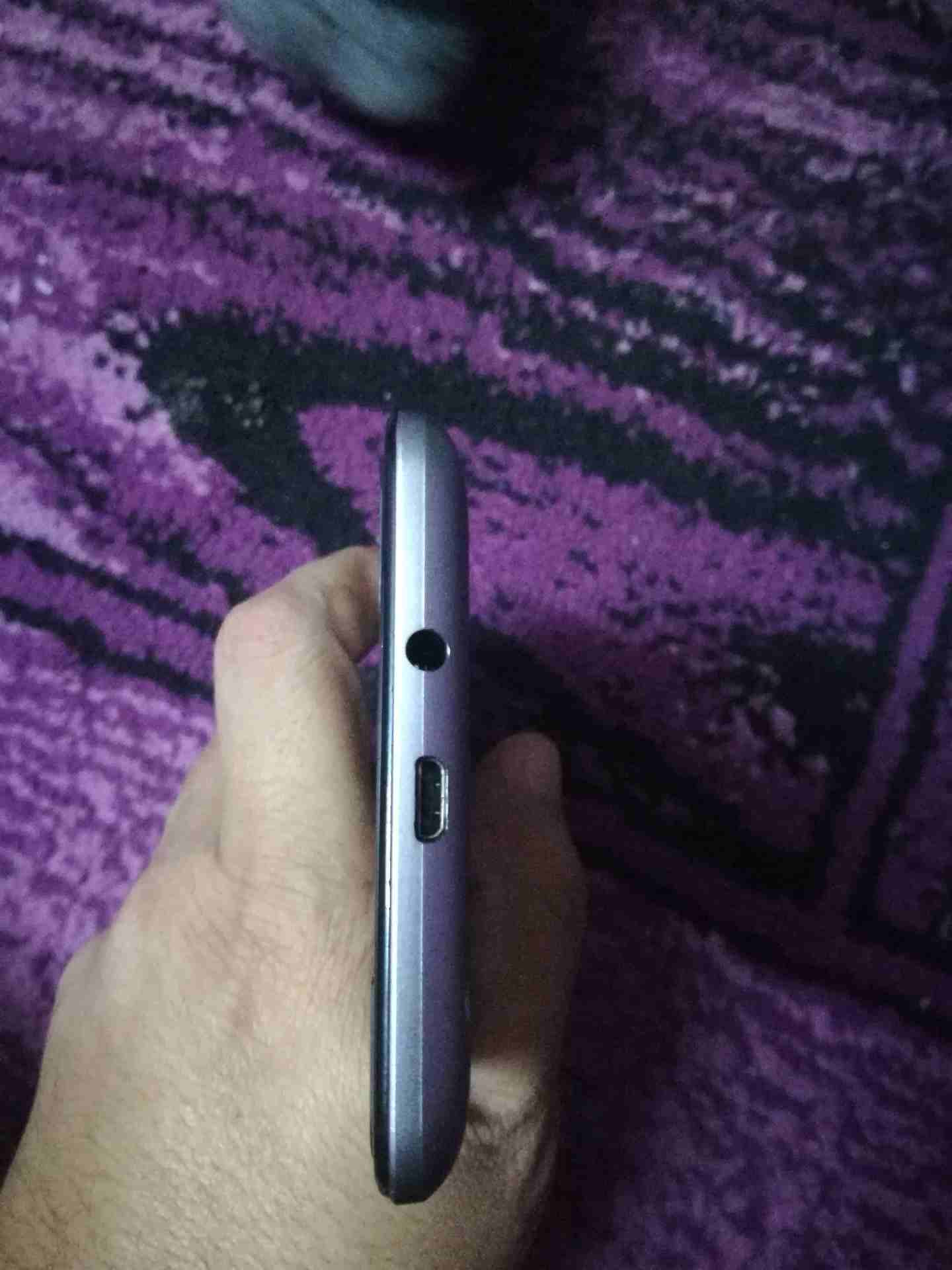 لينوفو A 7010 .. ذاكرة 32g
لا تنسَ أنك شاهدت هذا الإعلان في عنكبوت
معاه كرتونه فقط
ملاحظه :...