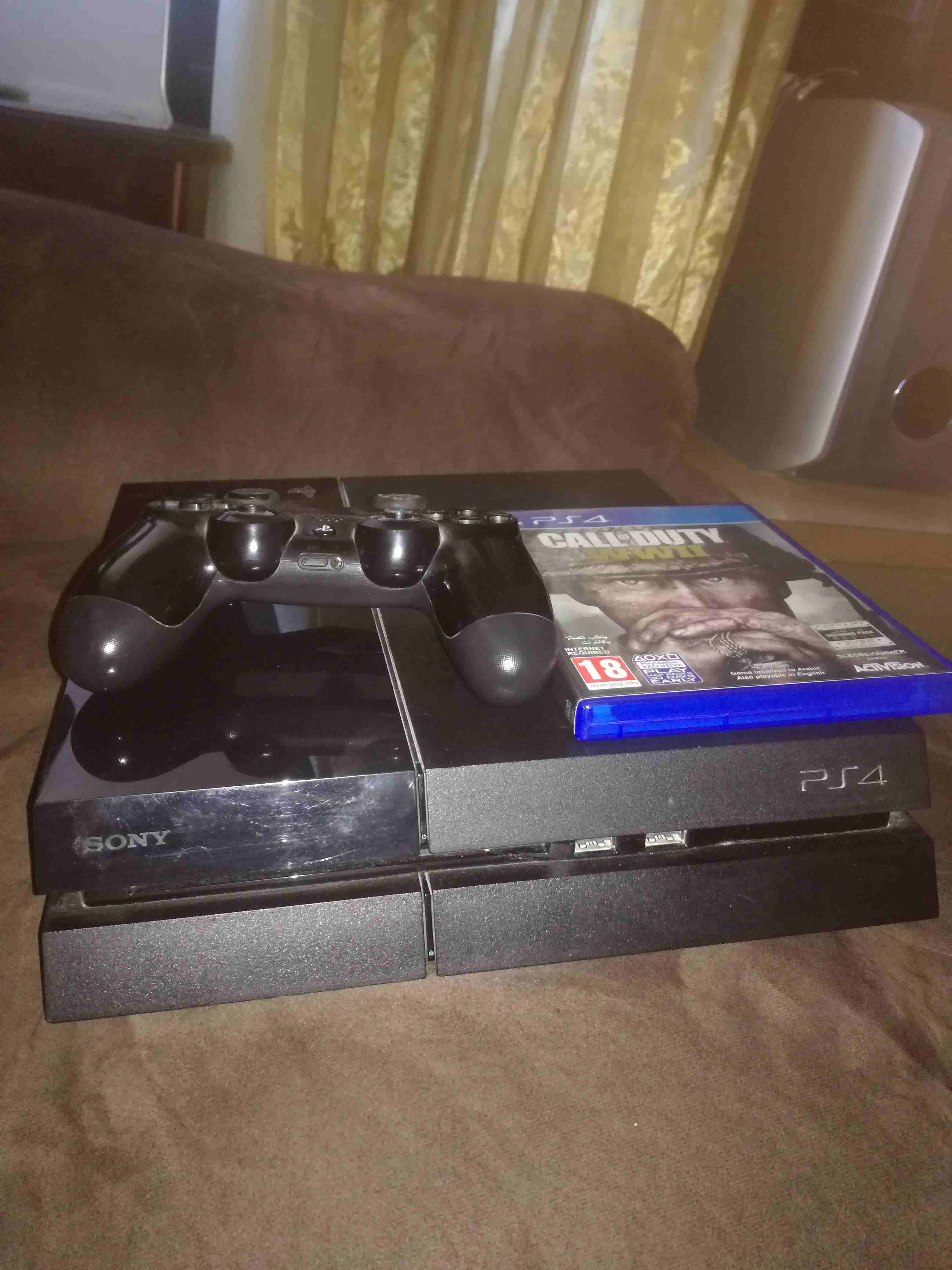 ps4 للبيع                                            


	 				لا تنسَ أنك شاهدت هذا الإعلان في عنكبوت            
	 				
                            معاه ايد الاصلية 
معاه كل وصلاتو 
وسيدي call of...