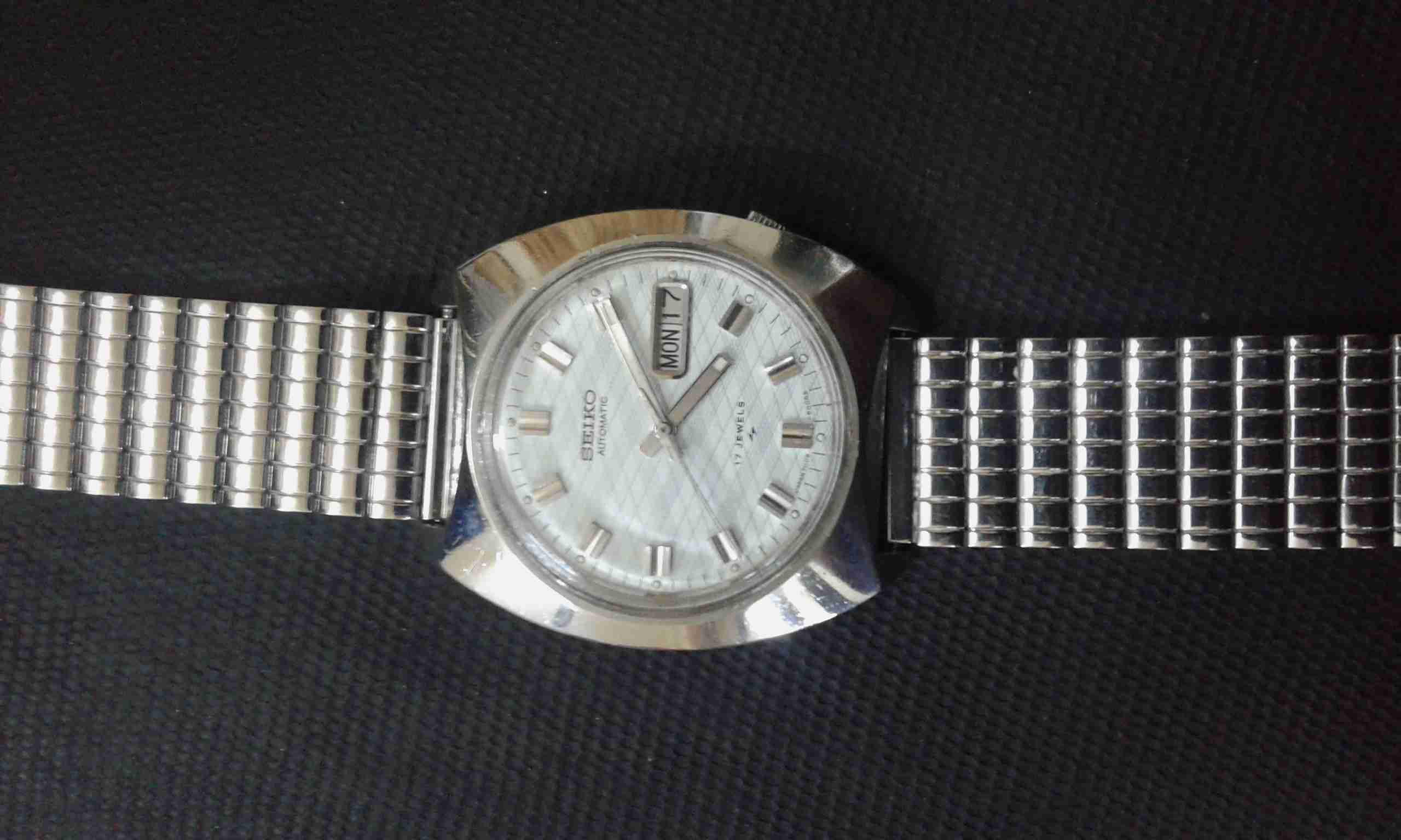 ساعة Seiko
لا تنسَ أنك شاهدت هذا الإعلان في عنكبوت
ساعة يابانية نوع Seiko .. اوتوماتيك .. لون...