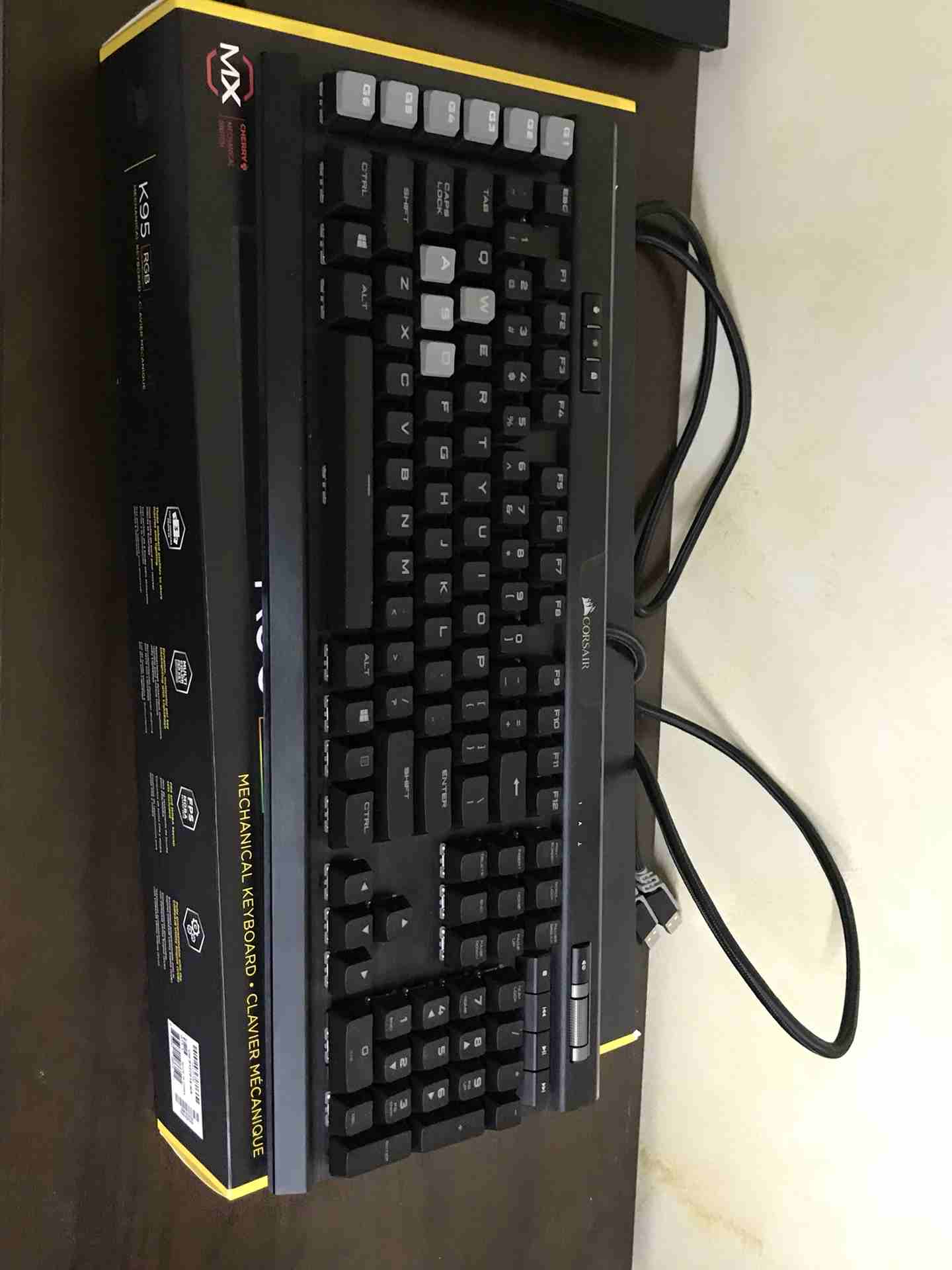 كيبورد كورسير k95 rgb platinum                                            


	 				لا تنسَ أنك شاهدت هذا الإعلان في عنكبوت            
	 				
                            كيبورد كورسير مستعمل 3 شهو...