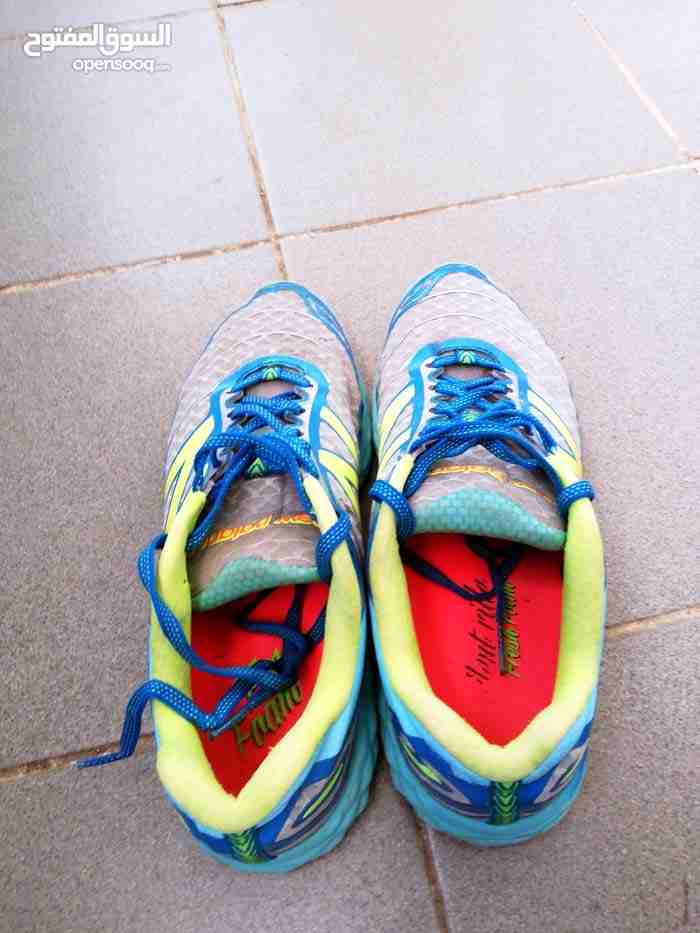 حذاء رياضي Newbalance مريح جدا عالمشي
لا تنسَ أنك شاهدت هذا الإعلان في عنكبوت
بالة
نمرة 43
التوصي...