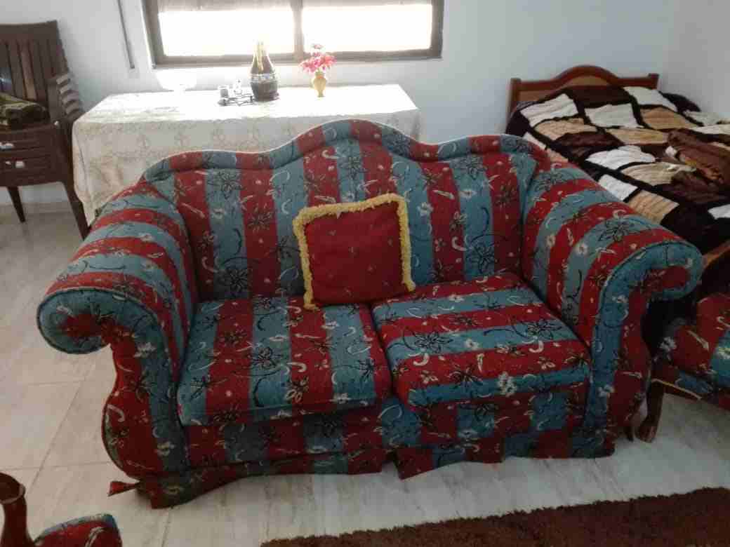 كنب  ضيوف في حالة جيده جدا 9 مقاعد                                            


	 				لا تنسَ أنك شاهدت هذا الإعلان في عنكبوت            
	 				
                            4 مفرد 2 مشترك 3 مشترك...
