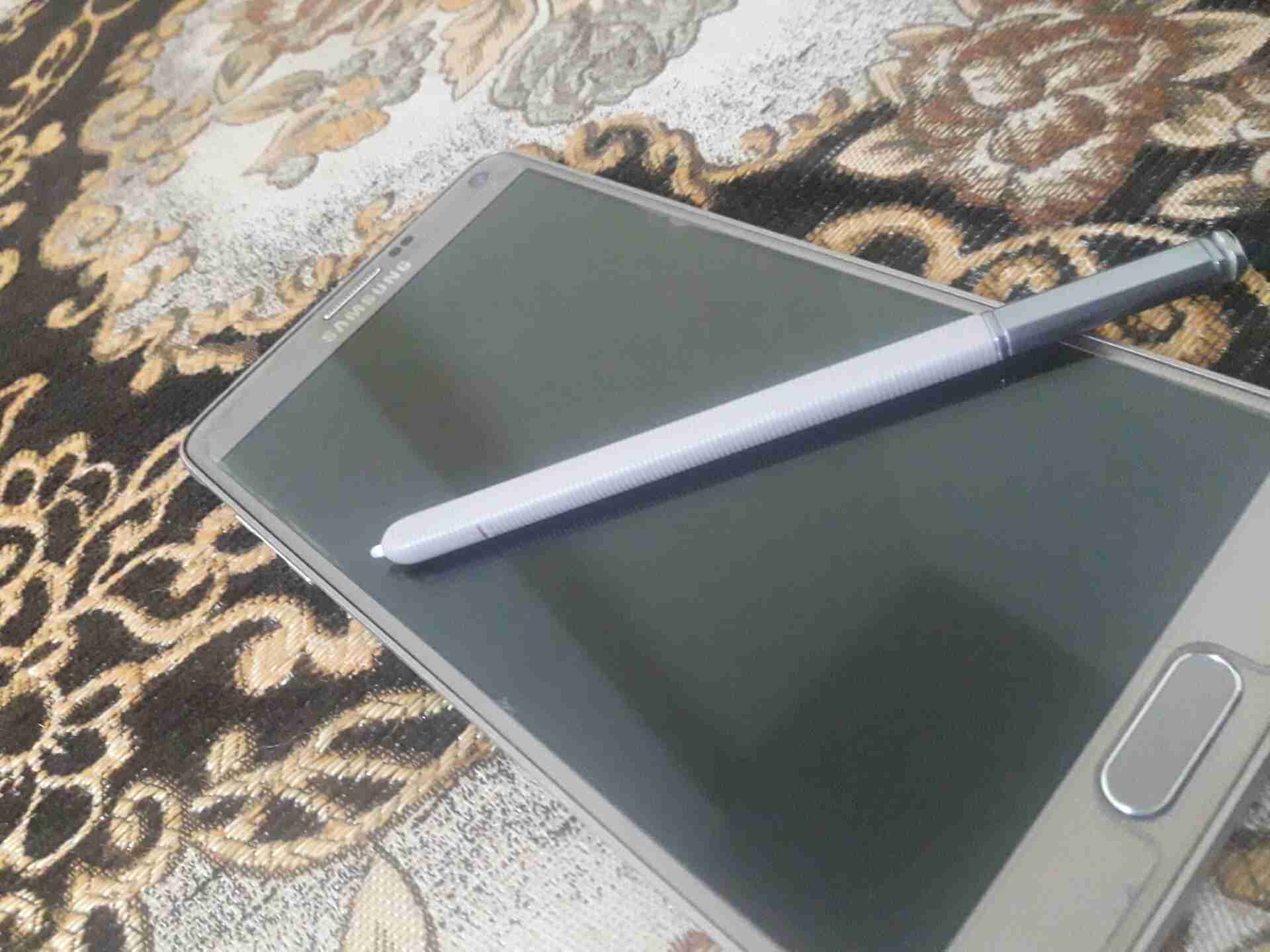 نوت 4 مستعمل بحالة الوكاله مع كرتونته                                            


	 				لا تنسَ أنك شاهدت هذا الإعلان في عنكبوت            
	 				
                                الرام 3 
المساح...