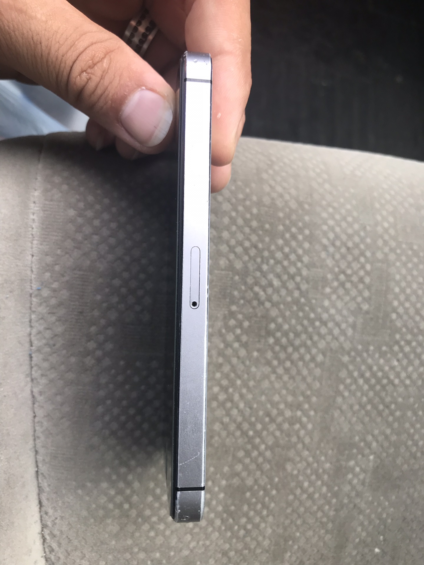 ايفون5s
لا تنسَ أنك شاهدت هذا الإعلان في عنكبوت
ايفون 5 اس مستعمل تم تغيير البطارية فقط الحال...