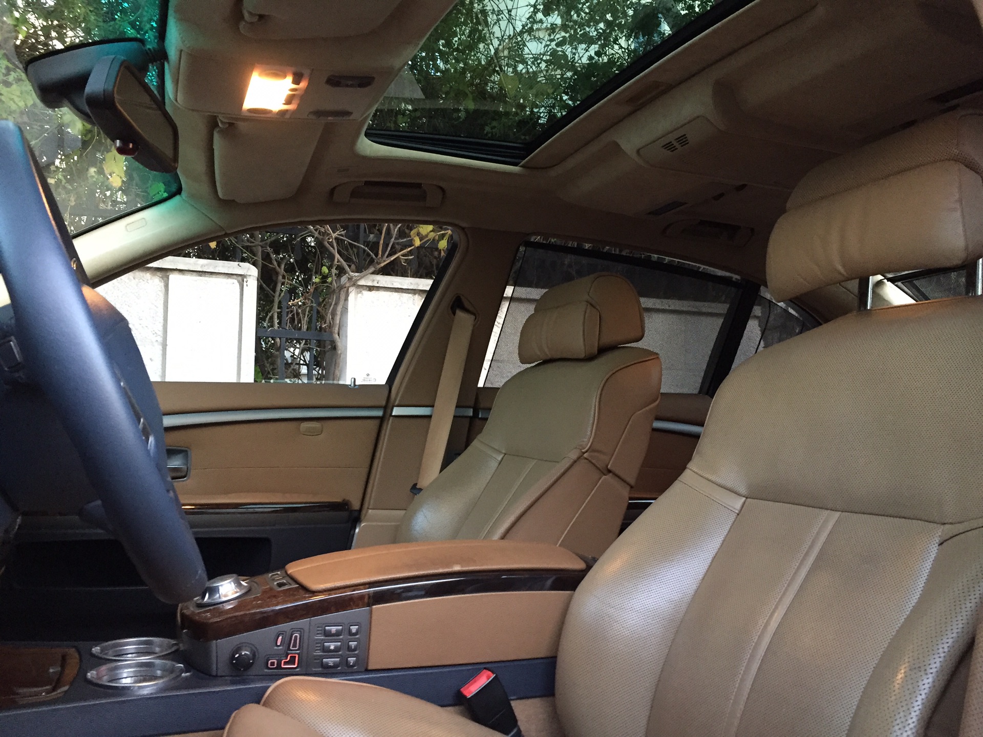 BMW 760 Li
لا تنسَ أنك شاهدت هذا الإعلان في عنكبوت
‏Bmw 760 Li (2004)
‏Converted (200...
