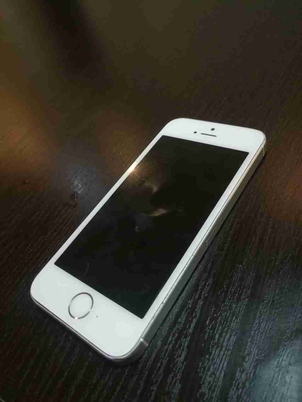 ايفون 5s وكاله مع جميع اغرضه
لا تنسَ أنك شاهدت هذا الإعلان في عنكبوت
ايفون 5s وكاله لون سلفر...