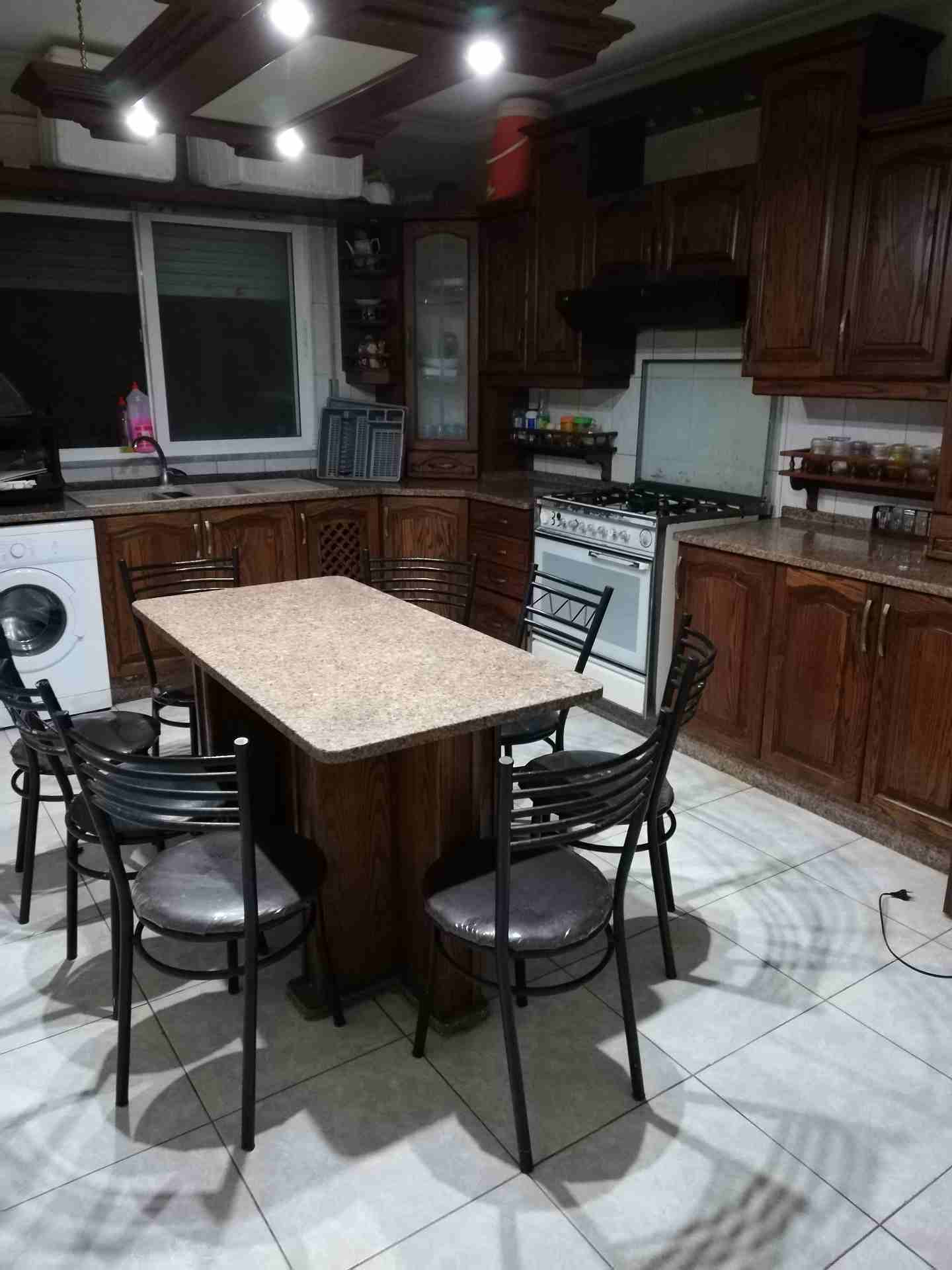 شقة مفروشة كبيرة عفش فاخر للايجار في مرج الحمام
لا تنسَ أنك شاهدت هذا الإعلان في عنكبوت
شقة 165 م...