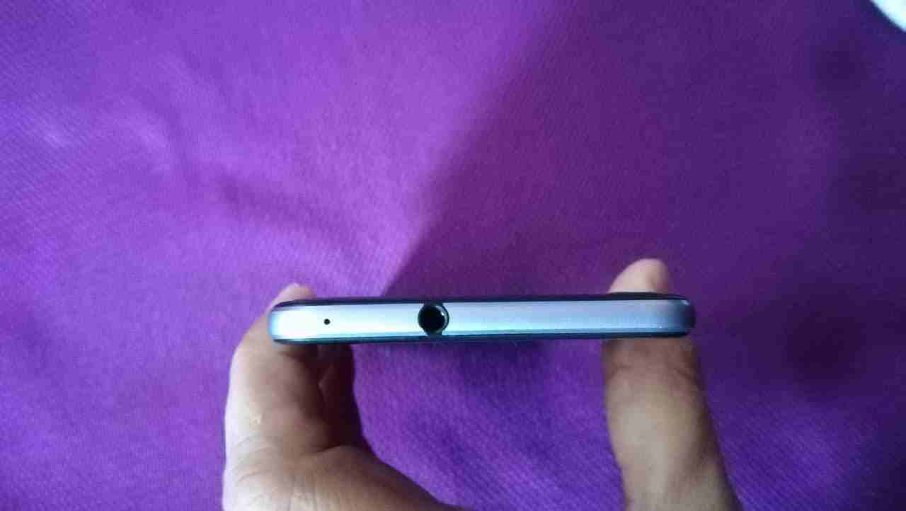 هواوي p10 Lite
لا تنسَ أنك شاهدت هذا الإعلان في عنكبوت
الجهاز معاه كرتونه وشاحن وباك كفر
كف...
