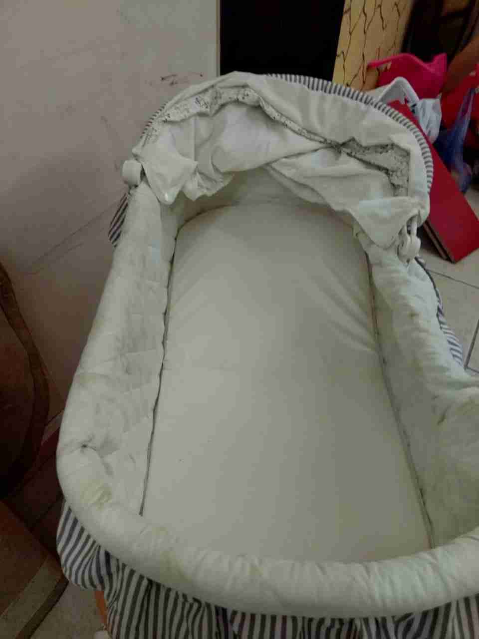 غرفة نوم بنات وطقم كنب ونشارت ملابس وسرير طفل وهندول                                            


	 				لا تنسَ أنك شاهدت هذا الإعلان في عنكبوت...