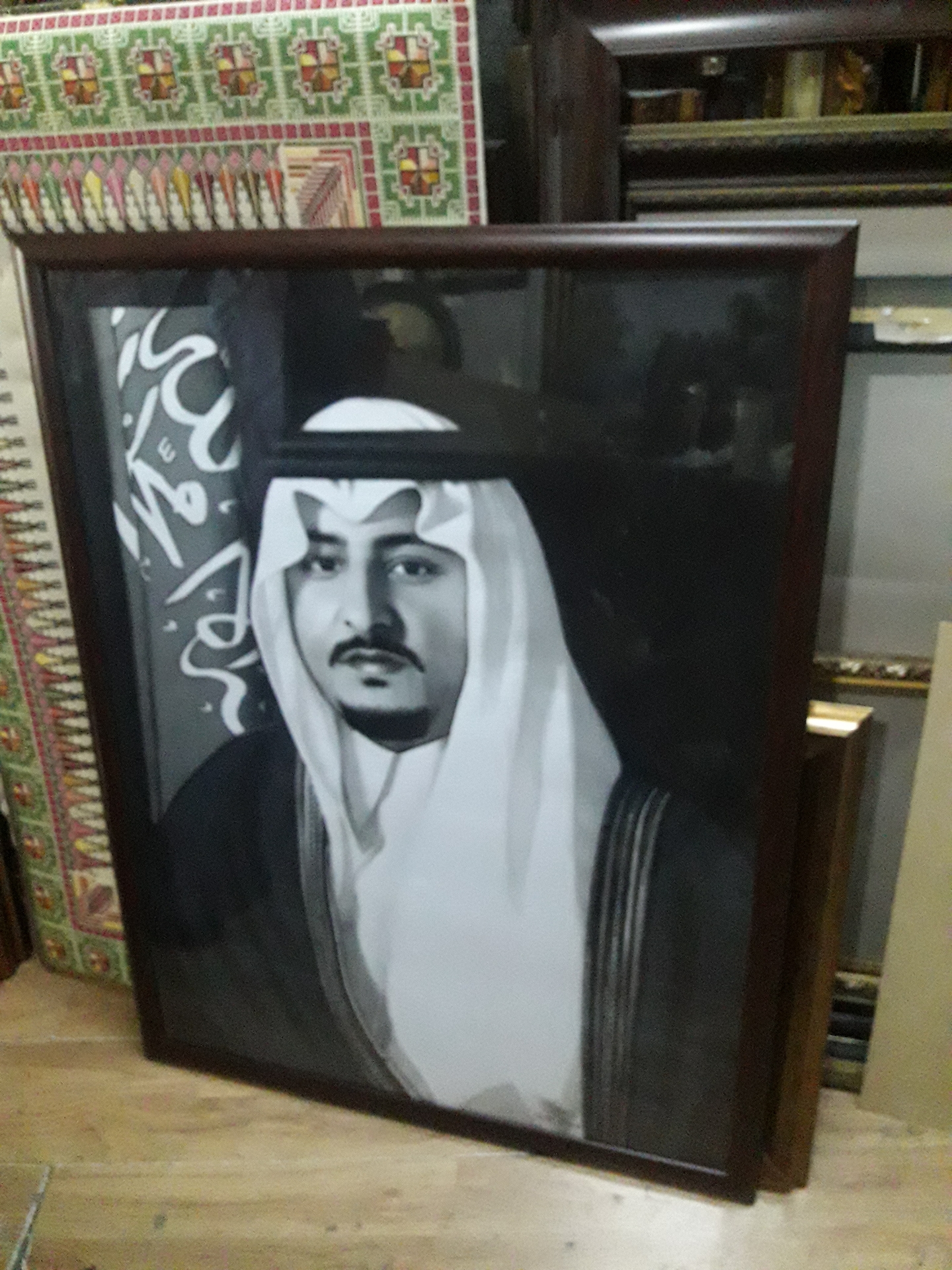 رسم شخصيات بالفحم
لا تنسَ أنك شاهدت هذا الإعلان في عنكبوت
ارسم صورتك بالفحم او صورة شخص عزيز...