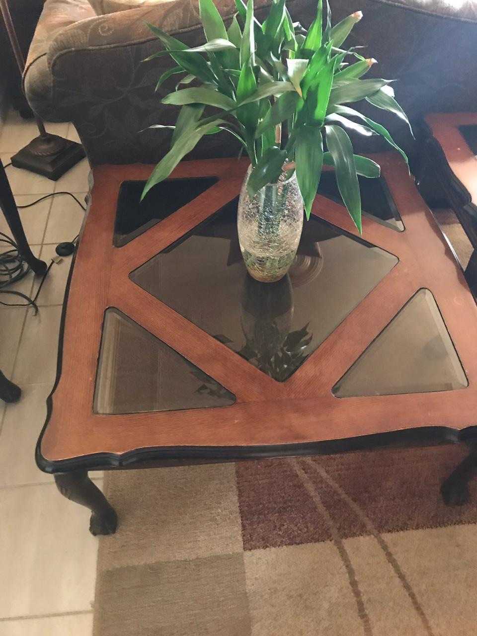طربيزات وسط خشب بحاله جيده 1 كبير و2 صغير
لا تنسَ أنك شاهدت هذا الإعلان في عنكبوت
طربيزات وسط...