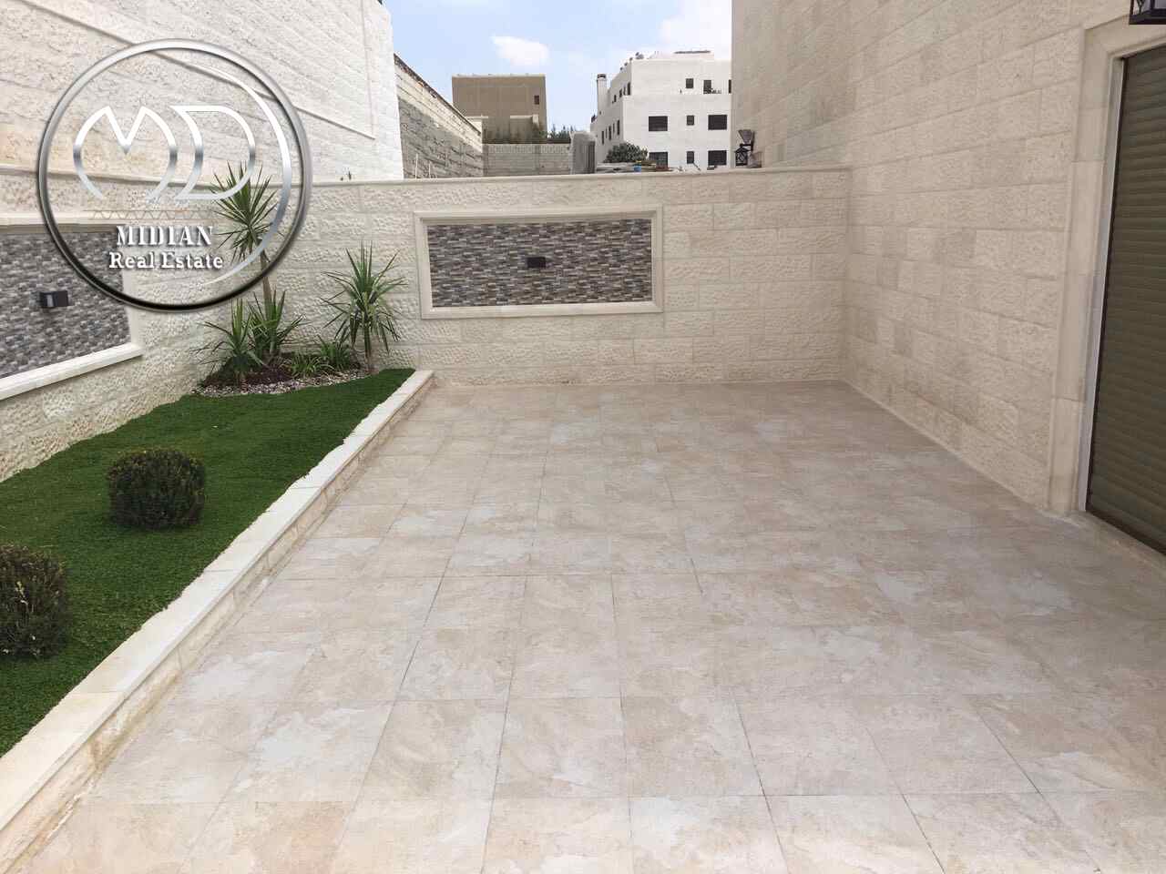 فيلا دوبلكس فارغه للبيع او للايجار في الظهير مساحه البناء 600م مع ترس وحديقه تشطيبات فاخرة
لا تنسَ أنك شاهدت هذا الإعلان في عنكبوت...