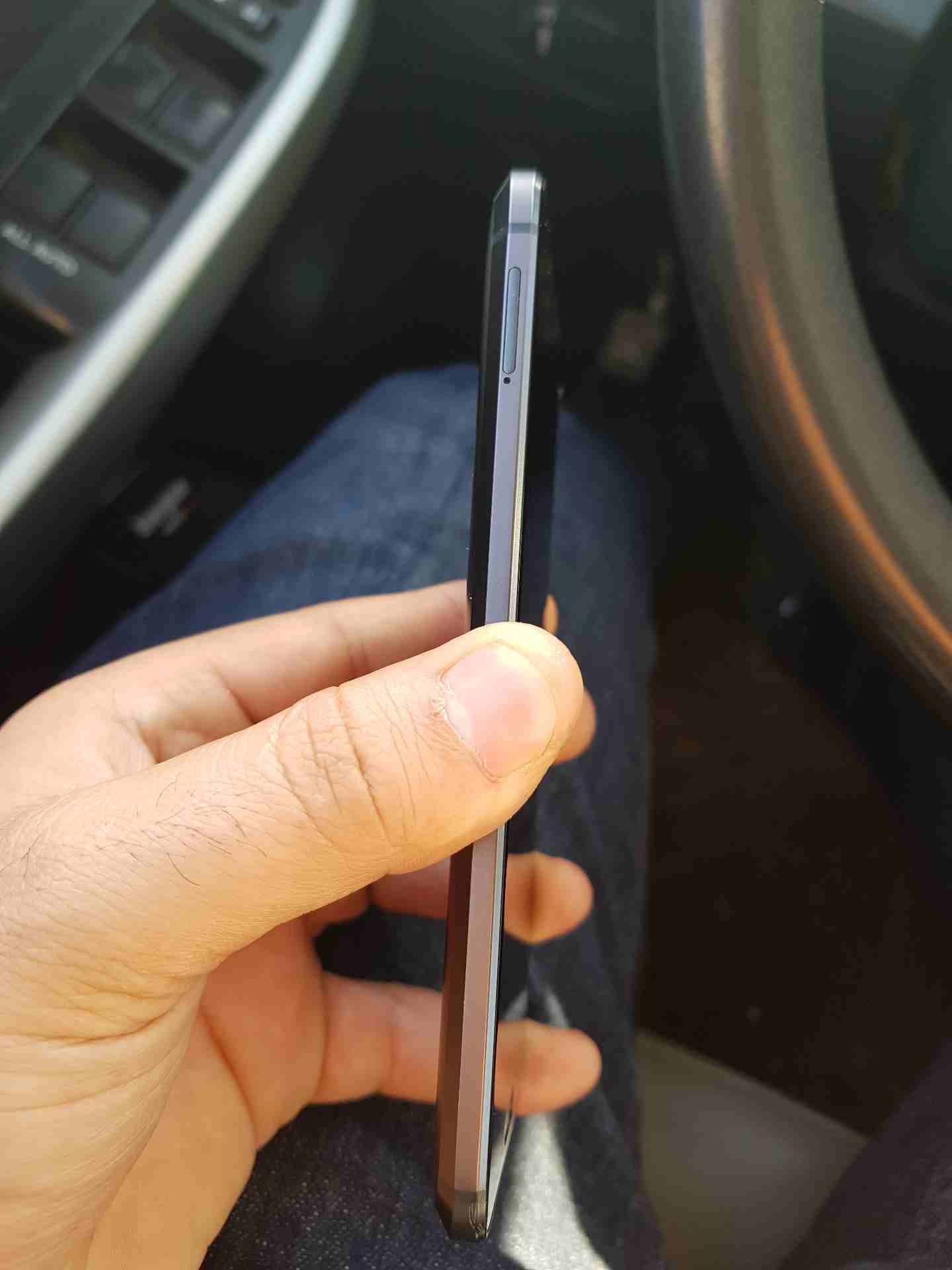 htc m10
لا تنسَ أنك شاهدت هذا الإعلان في عنكبوت
الجهاز نظيف جدا
في نقرة من عند مدخل الشحن فقط...