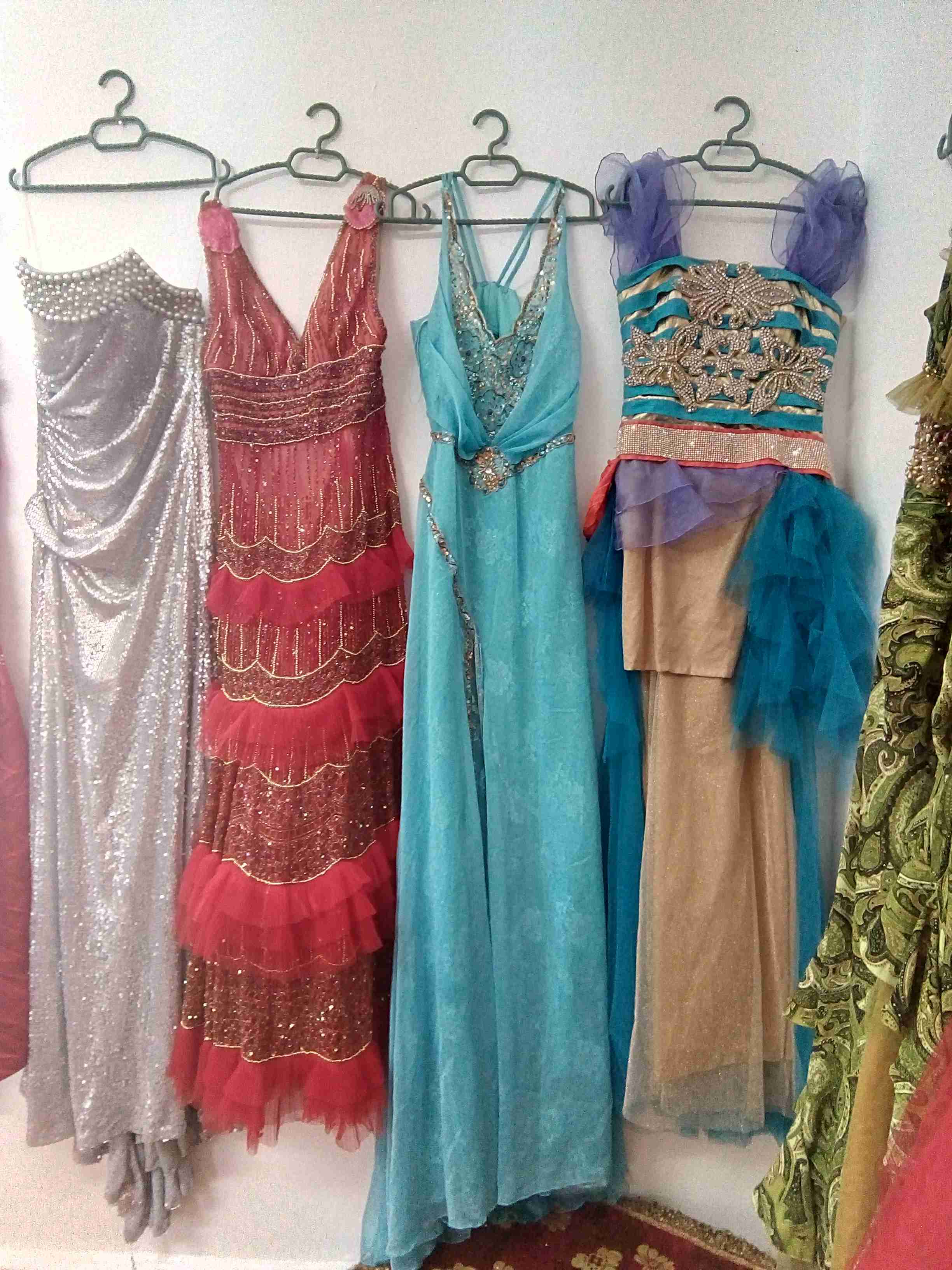 بيع فساتين سهره خليجيه جميع الموديلات والالوان بيع 20 فستان بسعر مغري بداعي سفر
لا تنسَ أنك شاهدت هذا الإعلان في عنكبوت...