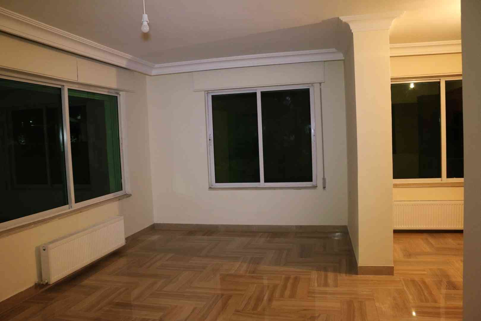 شقة ارضية دوبلكس قرب دوار عبدون للبيع بسعر مغري جدا من المالك
لا تنسَ أنك شاهدت هذا الإعلان في عنكبوت...