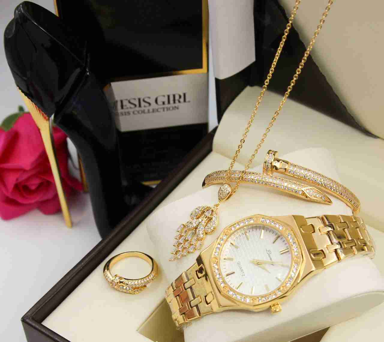 أطقم مميزه
لا تنسَ أنك شاهدت هذا الإعلان في عنكبوت
أطقم مفارش وإكسسوارات وشنط ومكياج بأسعار ت...