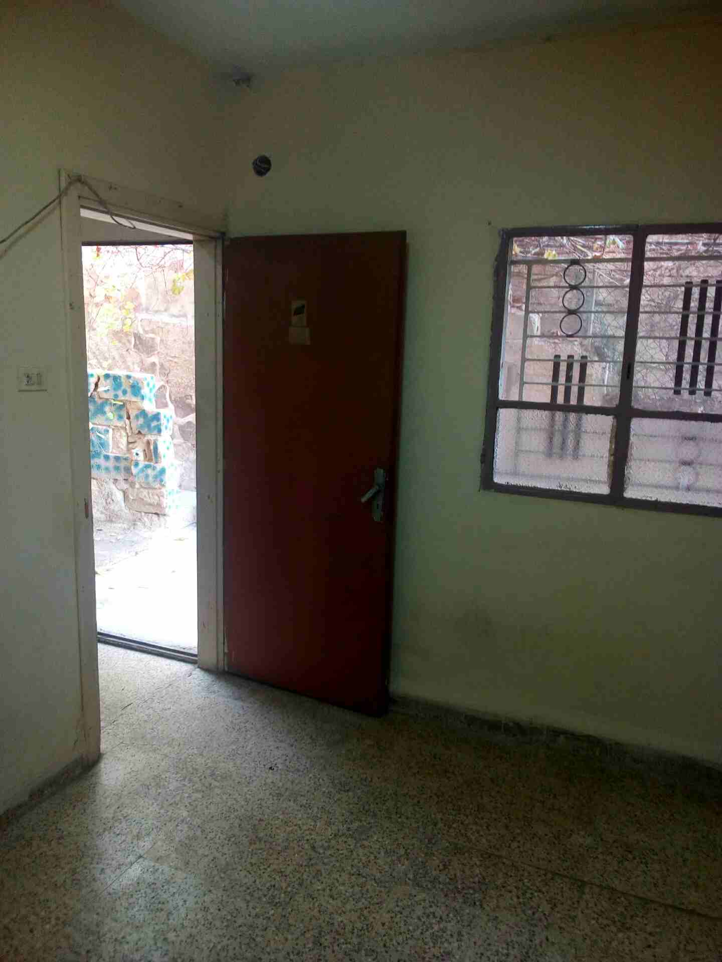 شقة في المنارة قرب التدريب المهني
لا تنسَ أنك شاهدت هذا الإعلان في عنكبوت
شقة طابق التسوية مع حدي...