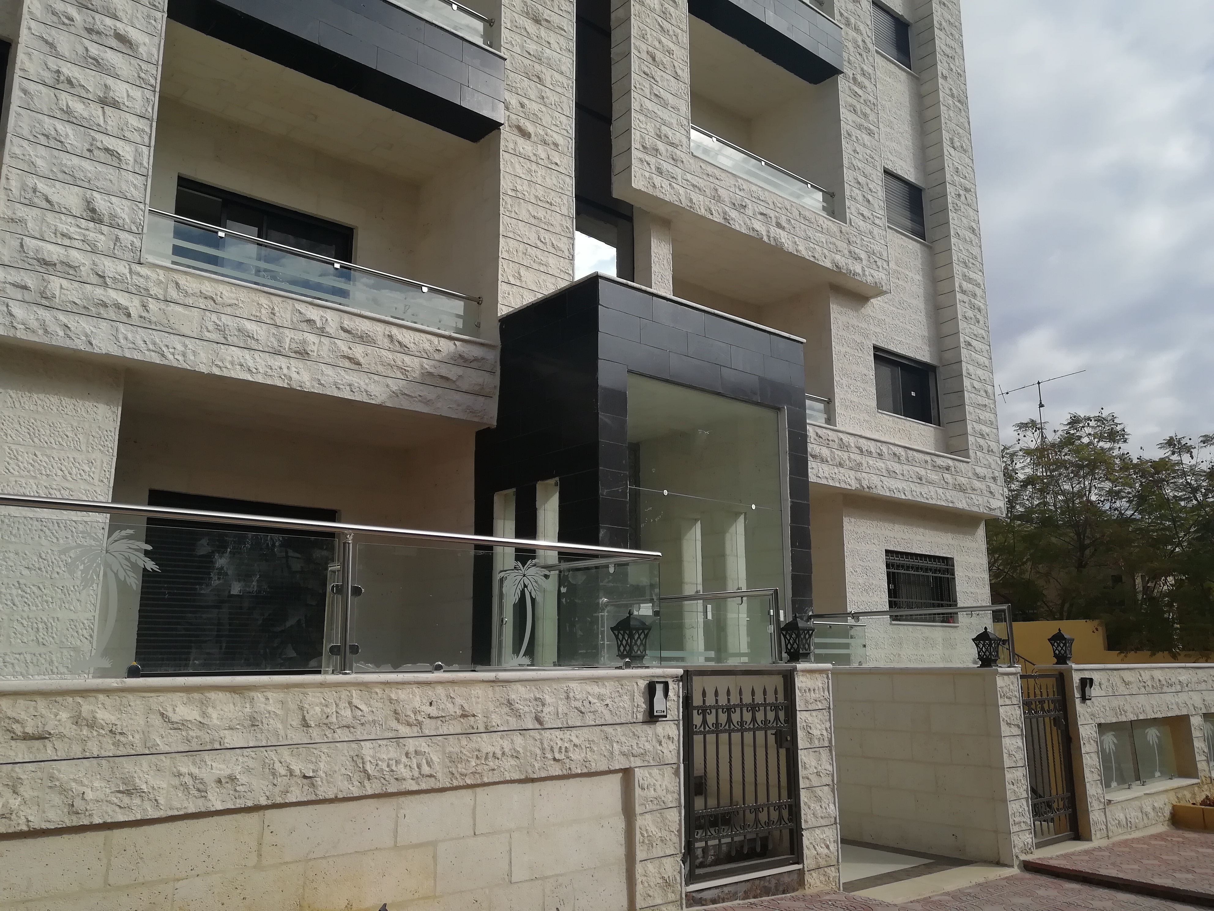 استوديوهات بالاقساط بجانب الجامعة الاردنية ومن المالك مباشرة
لا تنسَ أنك شاهدت هذا الإعلان في عنكبوت...