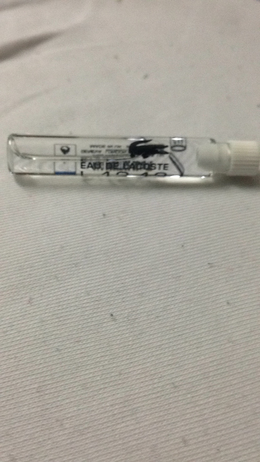 عطر LACOSTE                                            


	 				لا تنسَ أنك شاهدت هذا الإعلان في عنكبوت            
	 				
                                عطر لاكوست 
عينه صغيره حجم 1.5 ملي 
صغير...