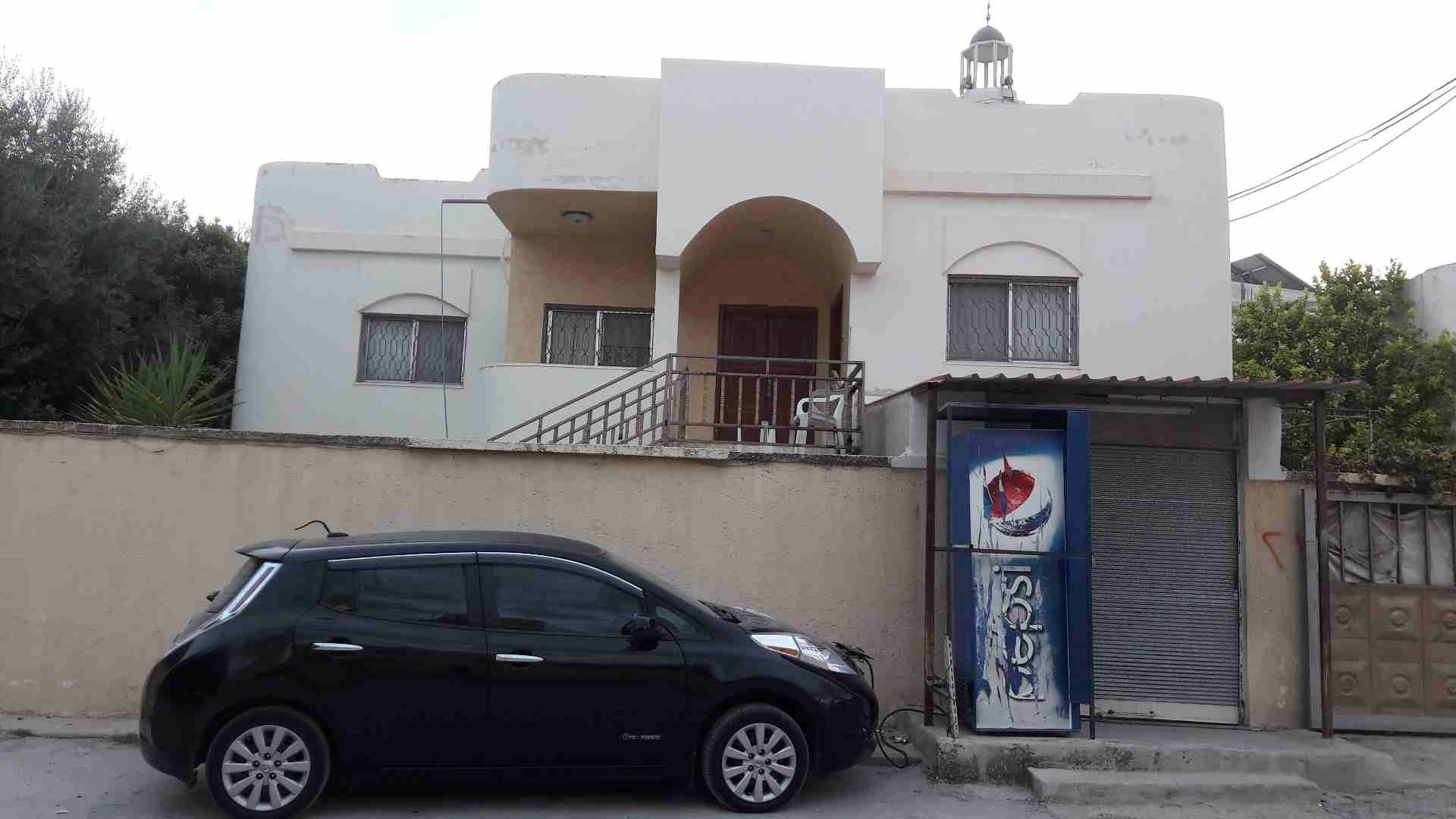 نيسان ليف 2013 مدخل واحد                                            


	 				لا تنسَ أنك شاهدت هذا الإعلان في عنكبوت            
	 				
                            السيارة مدخل واحد (شحن منزلي)
إم...